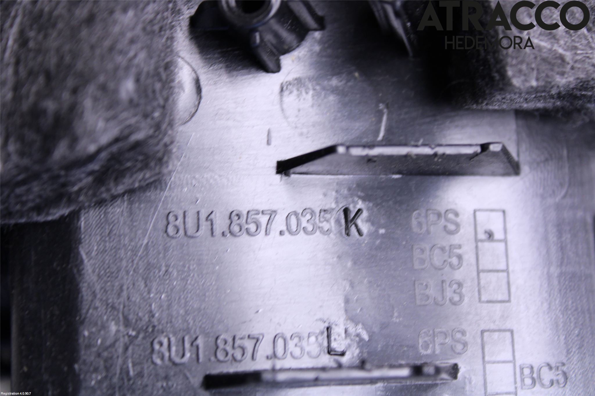 Audi Q3 8U 12-18 Handskfack