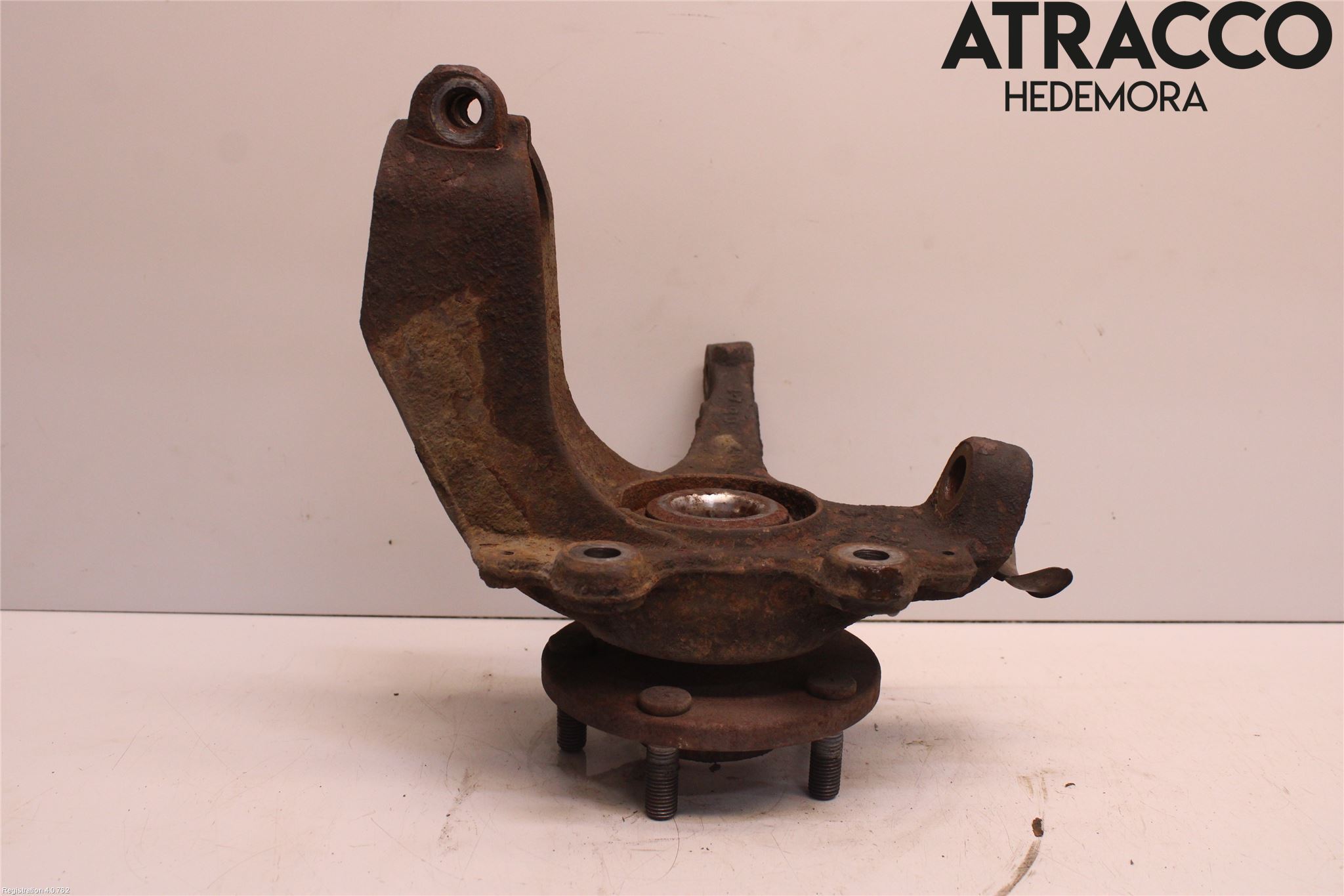 Ford FOCUS     04-07 Styrspindel Lagerhus Hö