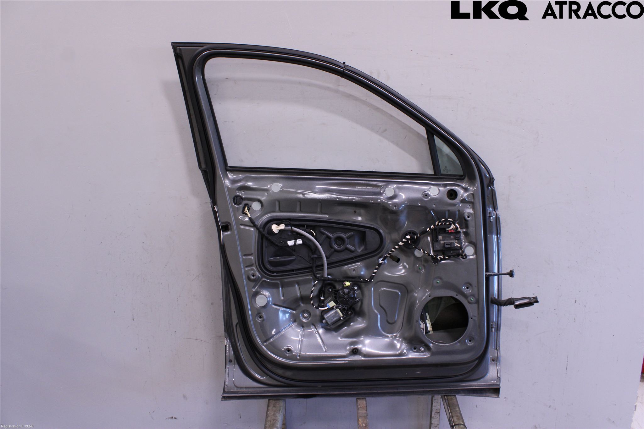 Volkswagen VW TIGUAN 16-24 Dörr Fram Vänster