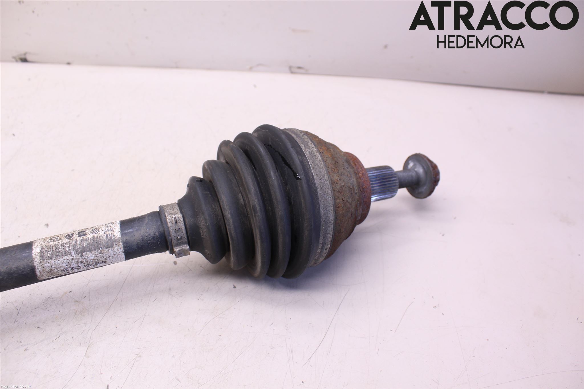 Volkswagen VW TIGUAN 16-24 Drivaxel Fram Höger