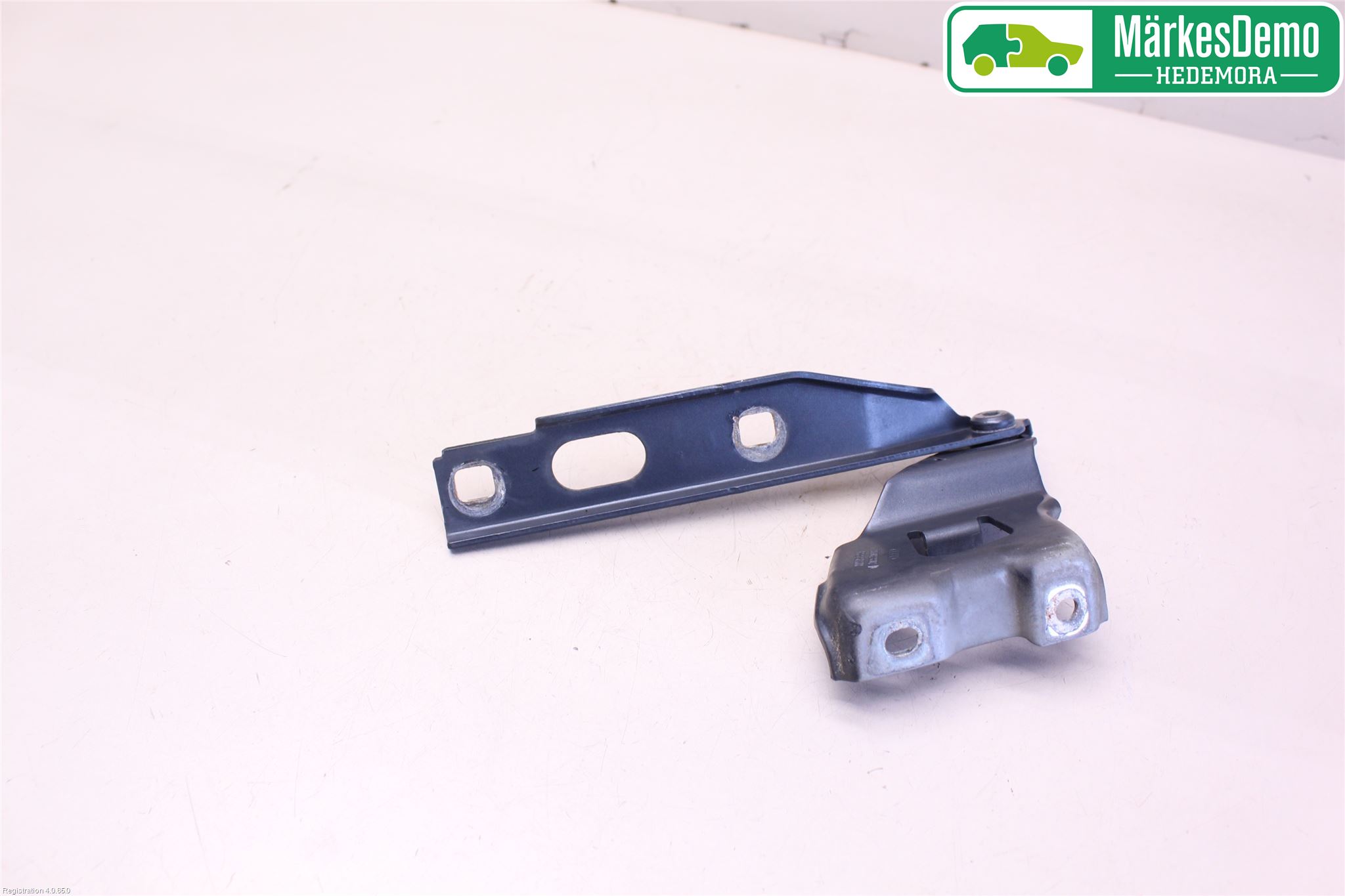 Audi A4/S4 08-11 Huvgångjärn