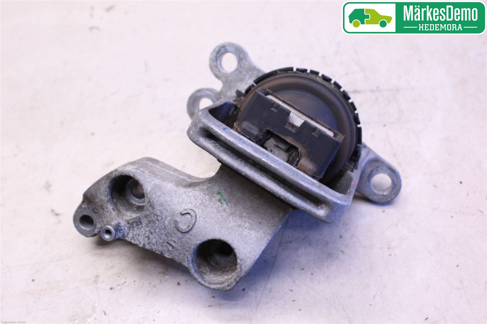 Nissan QASHQAI 14-17 Motorfäste