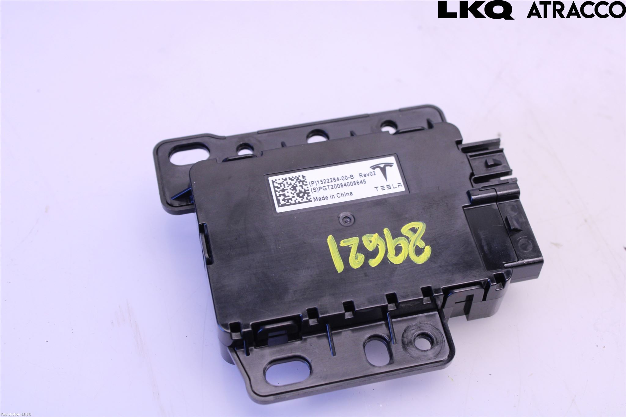 Tesla MODEL 3 17- Usb Connection