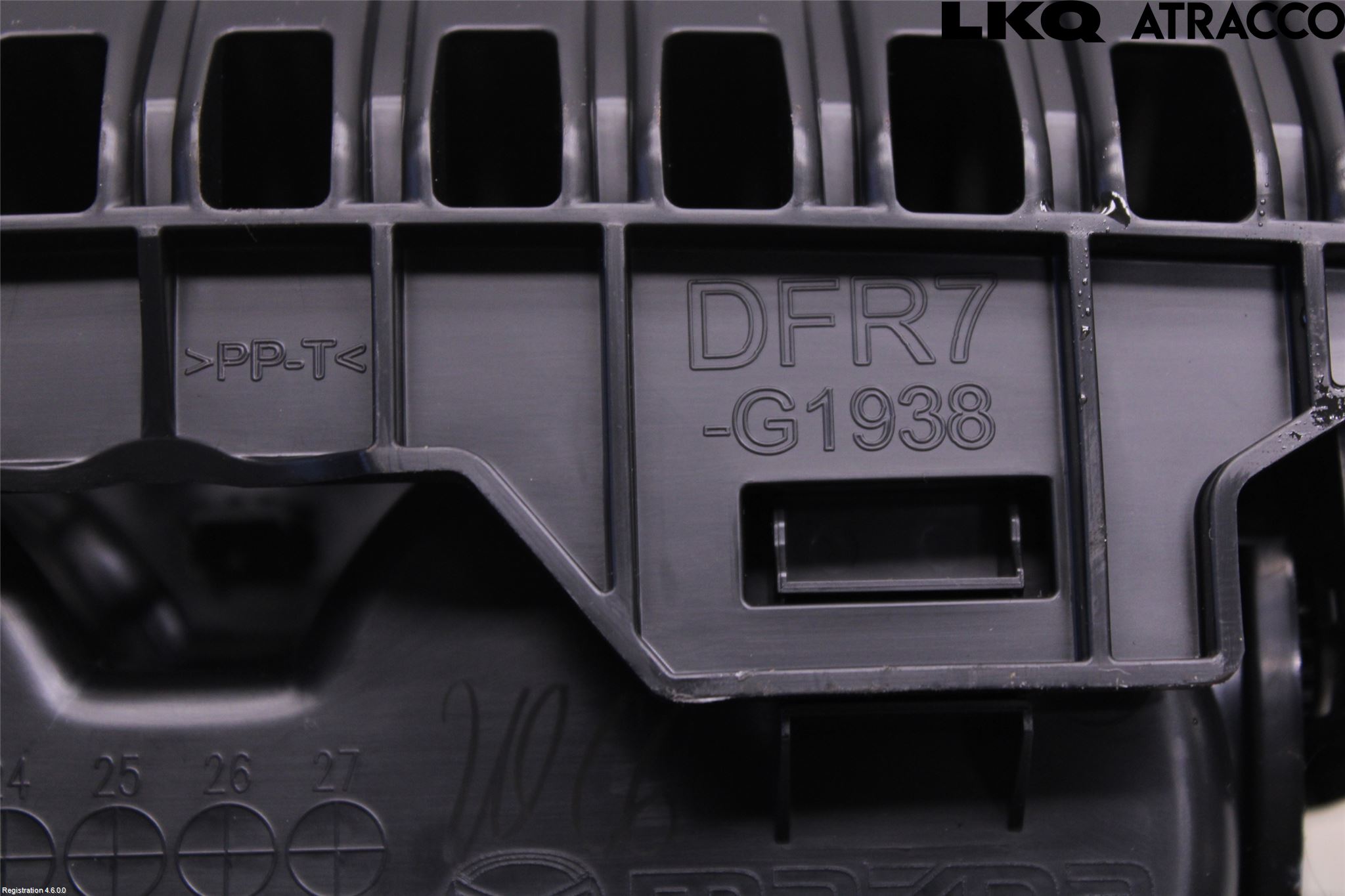 Mazda CX-30 20- Mugghållare