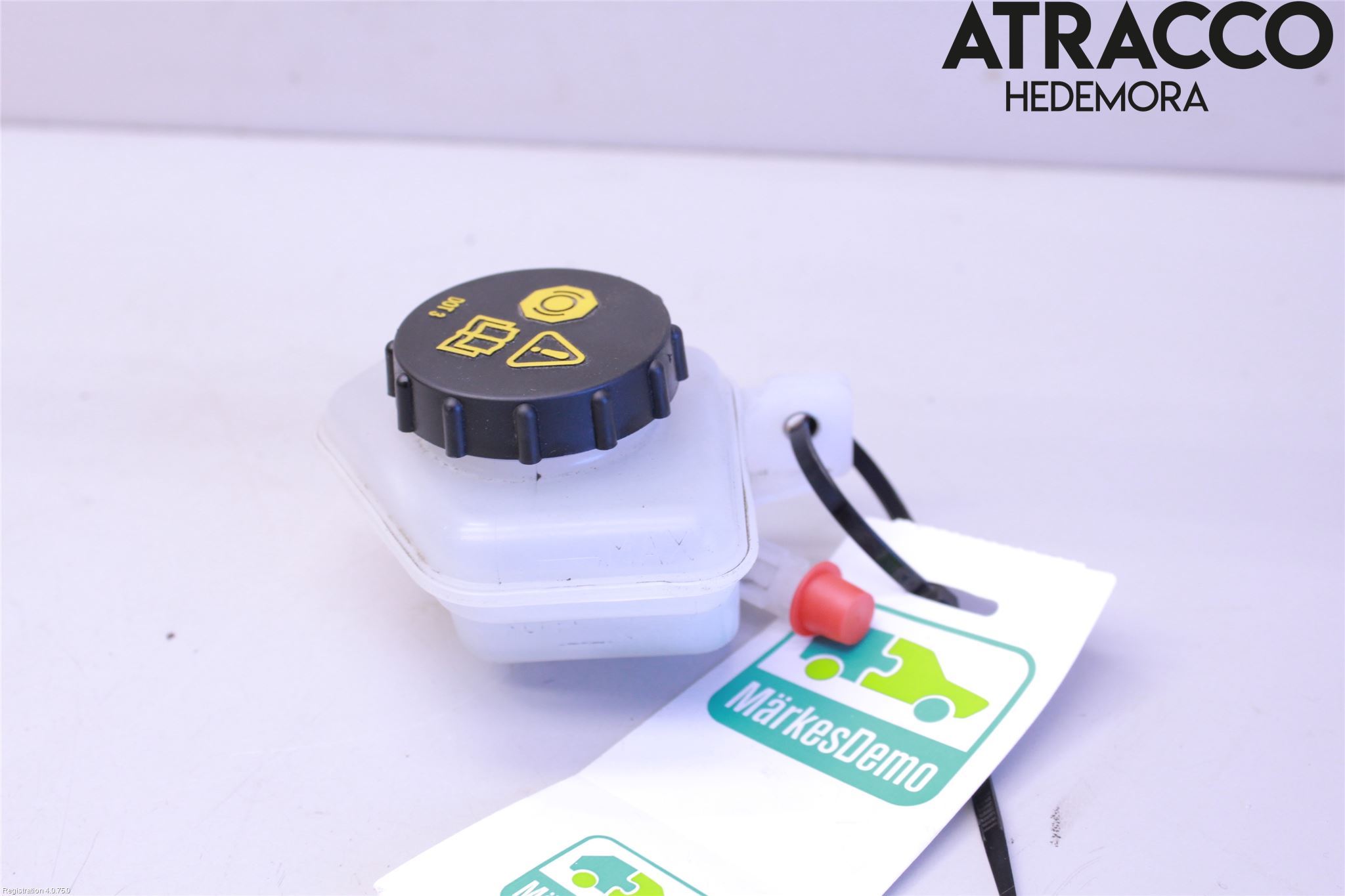 Mazda CX-3 Bromsvätskebehållare