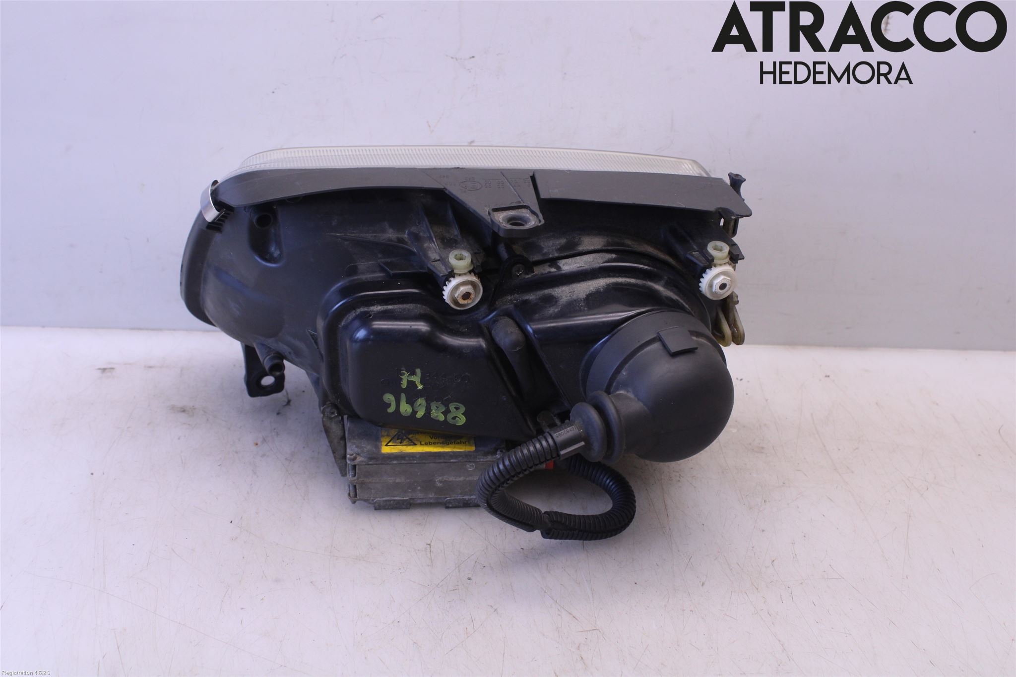 Volkswagen VW POLO 95-01 Strålkastare Höger