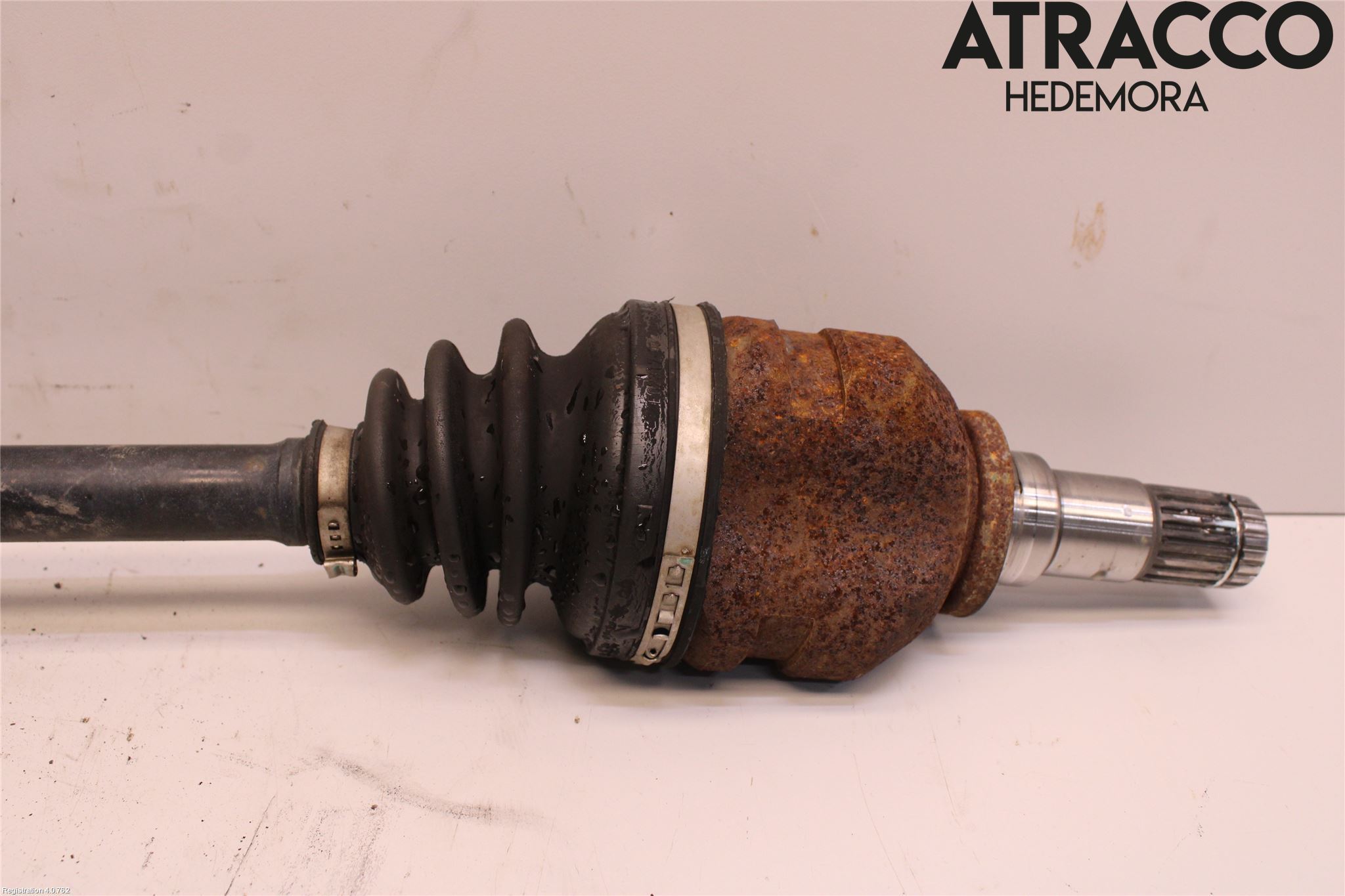 Toyota YARIS XP130 12-14 Drivaxel Fram Vänster