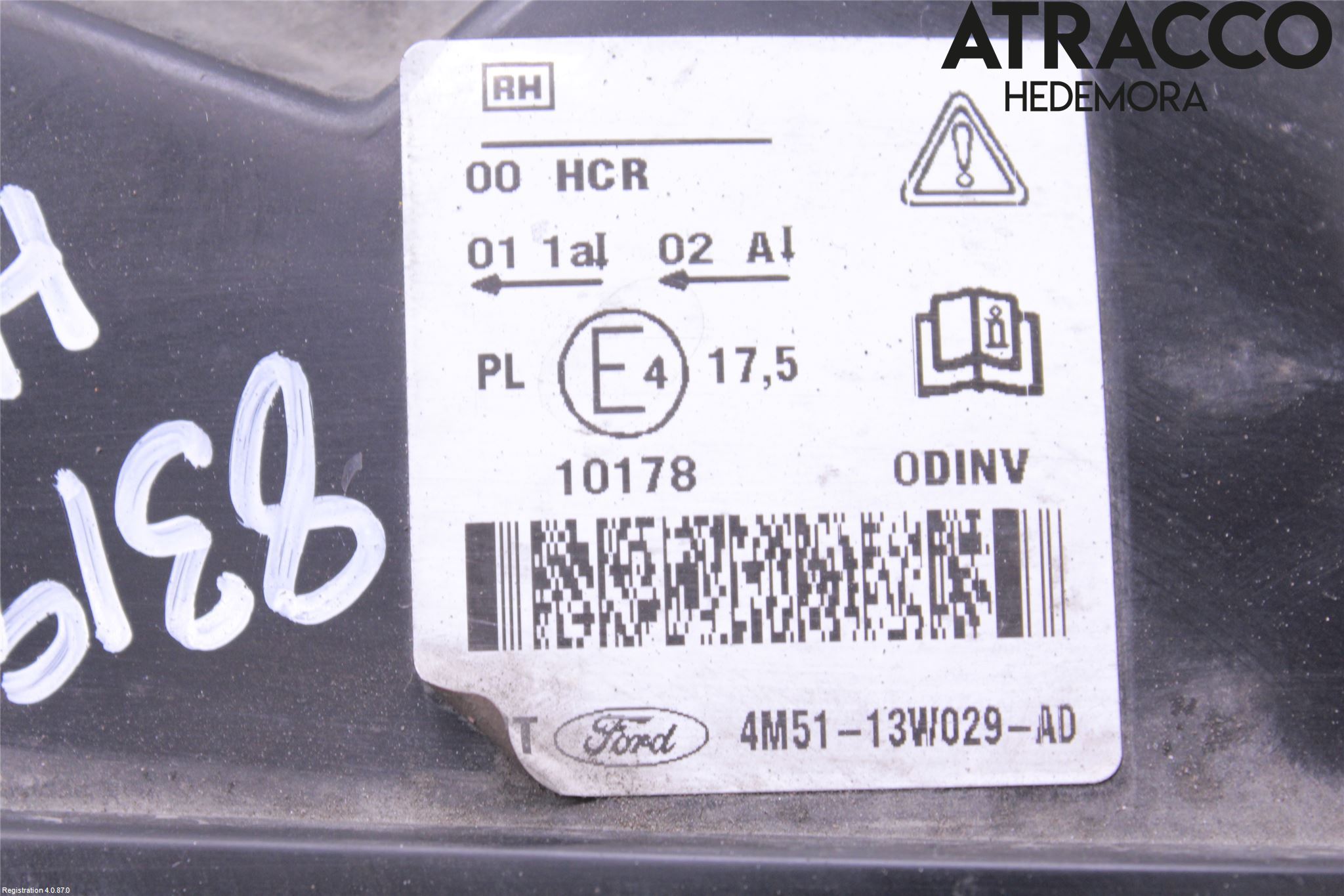 Ford FOCUS     04-07 Strålkastare Höger