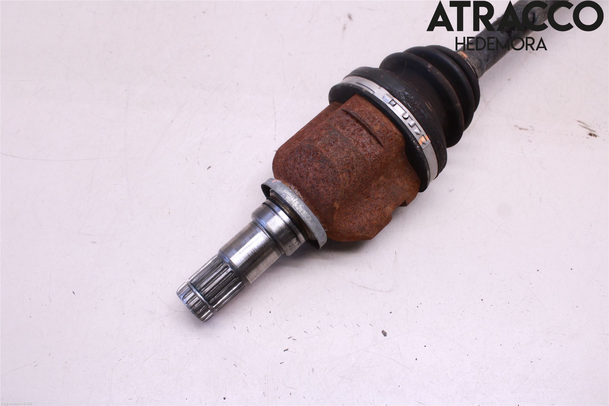 Toyota YARIS XP130 12-14 Drivaxel Bak Vänster