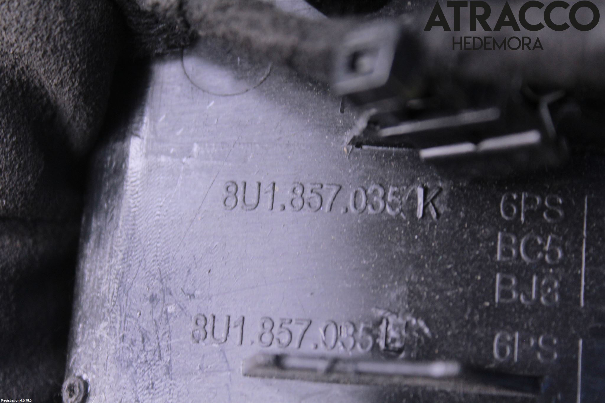 Audi Q3 8U 12-18 Handskfack