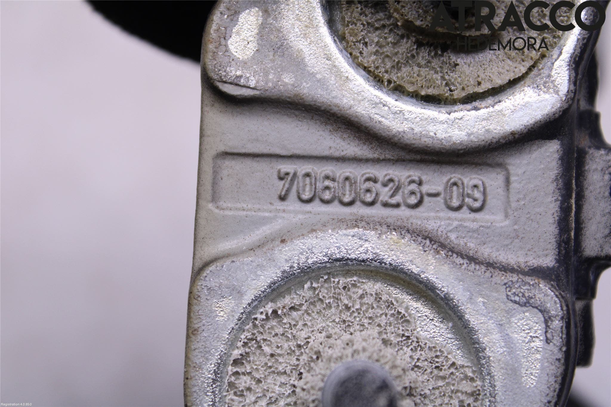 BMW X1 E84 10-15 Bakluckegångjärn Hö