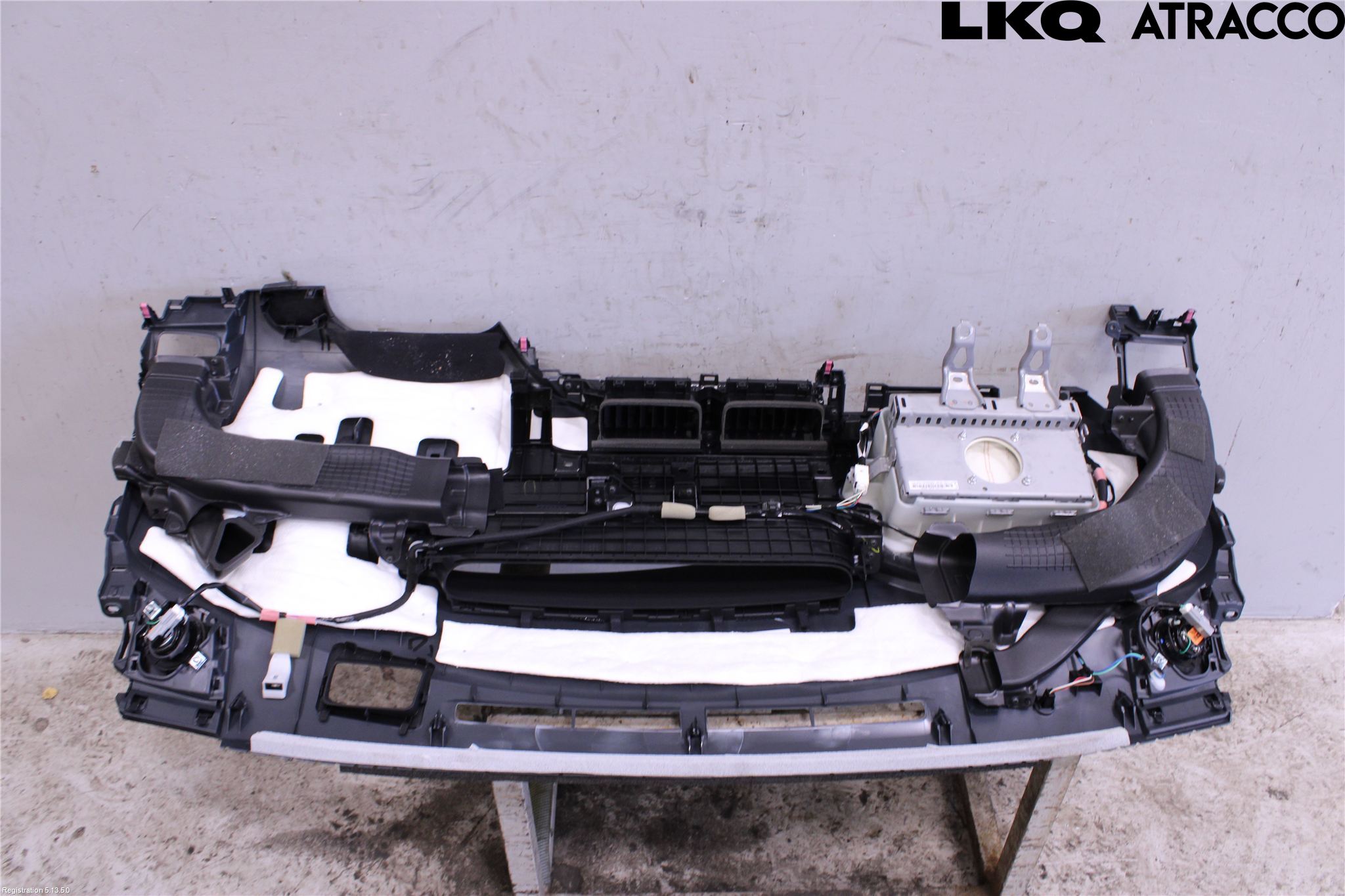Toyota PRIUS ZVW30 09-20 Instrumentbräda
