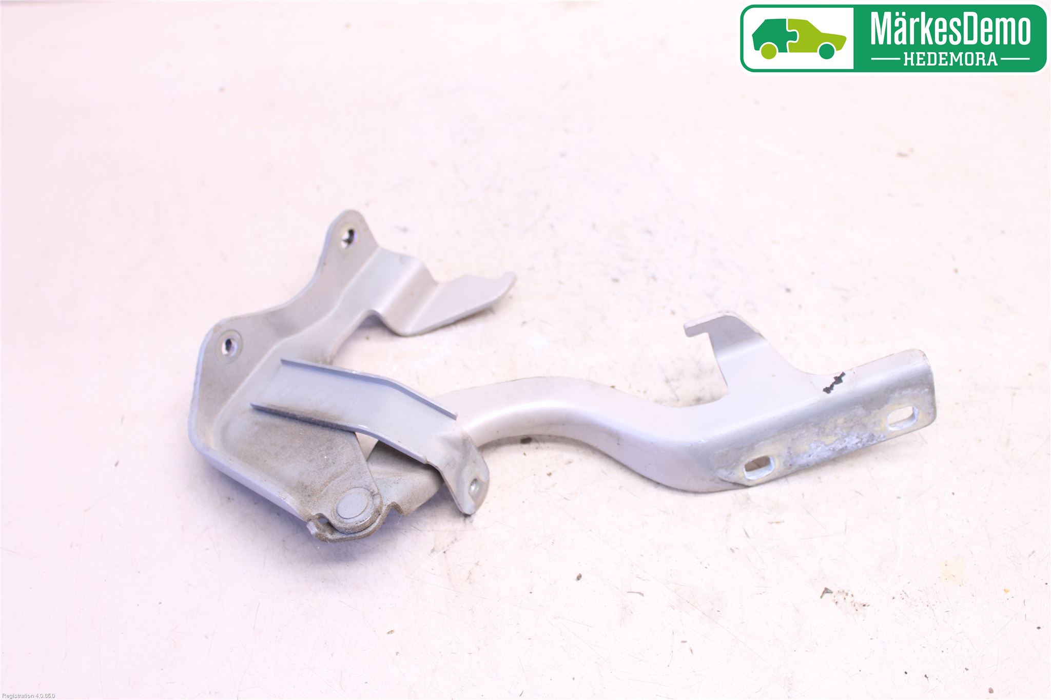 Chevrolet CAPTIVA Huvgångjärn