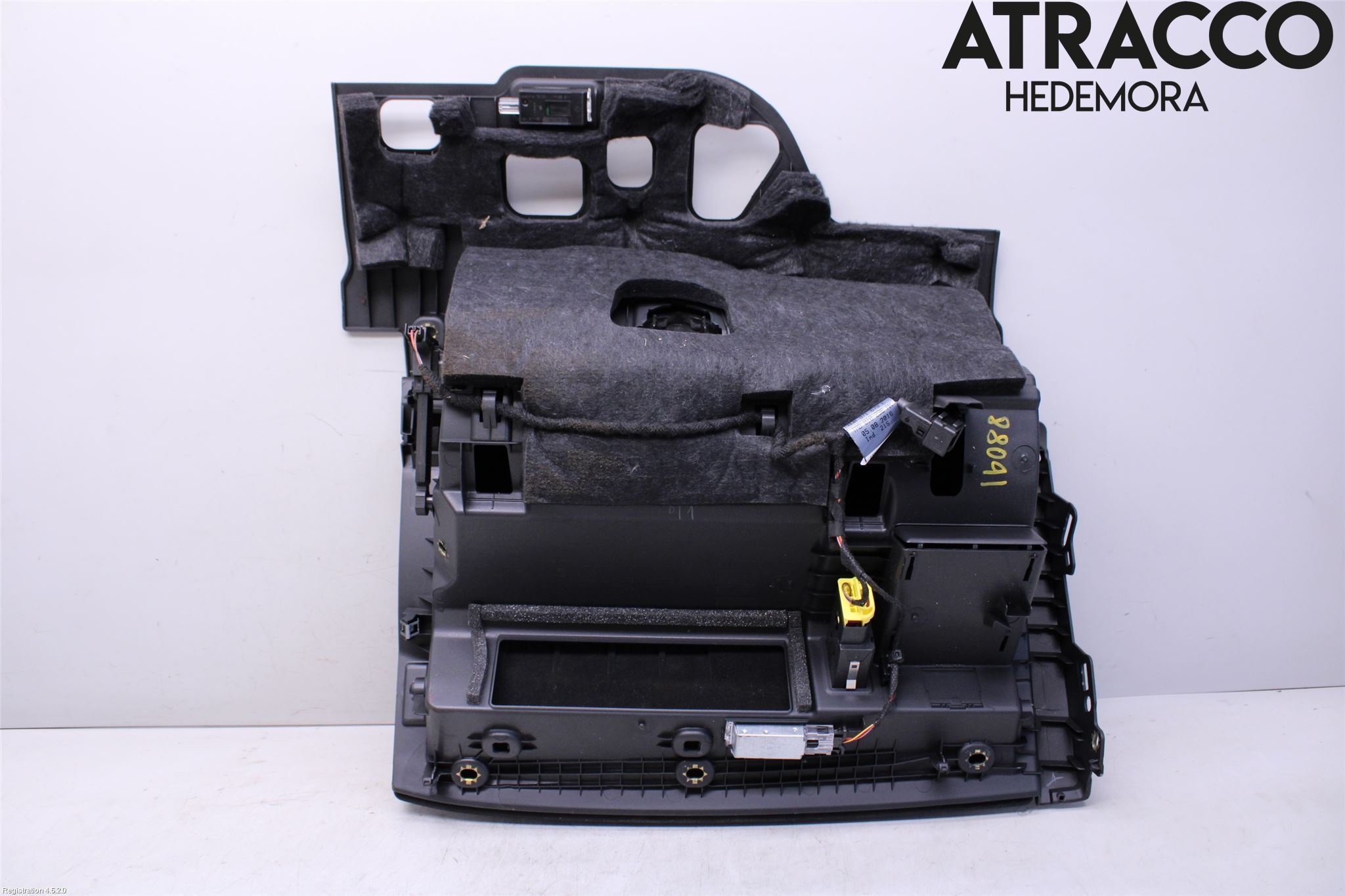 Audi A4/S4 B9 16-19 Handskfack