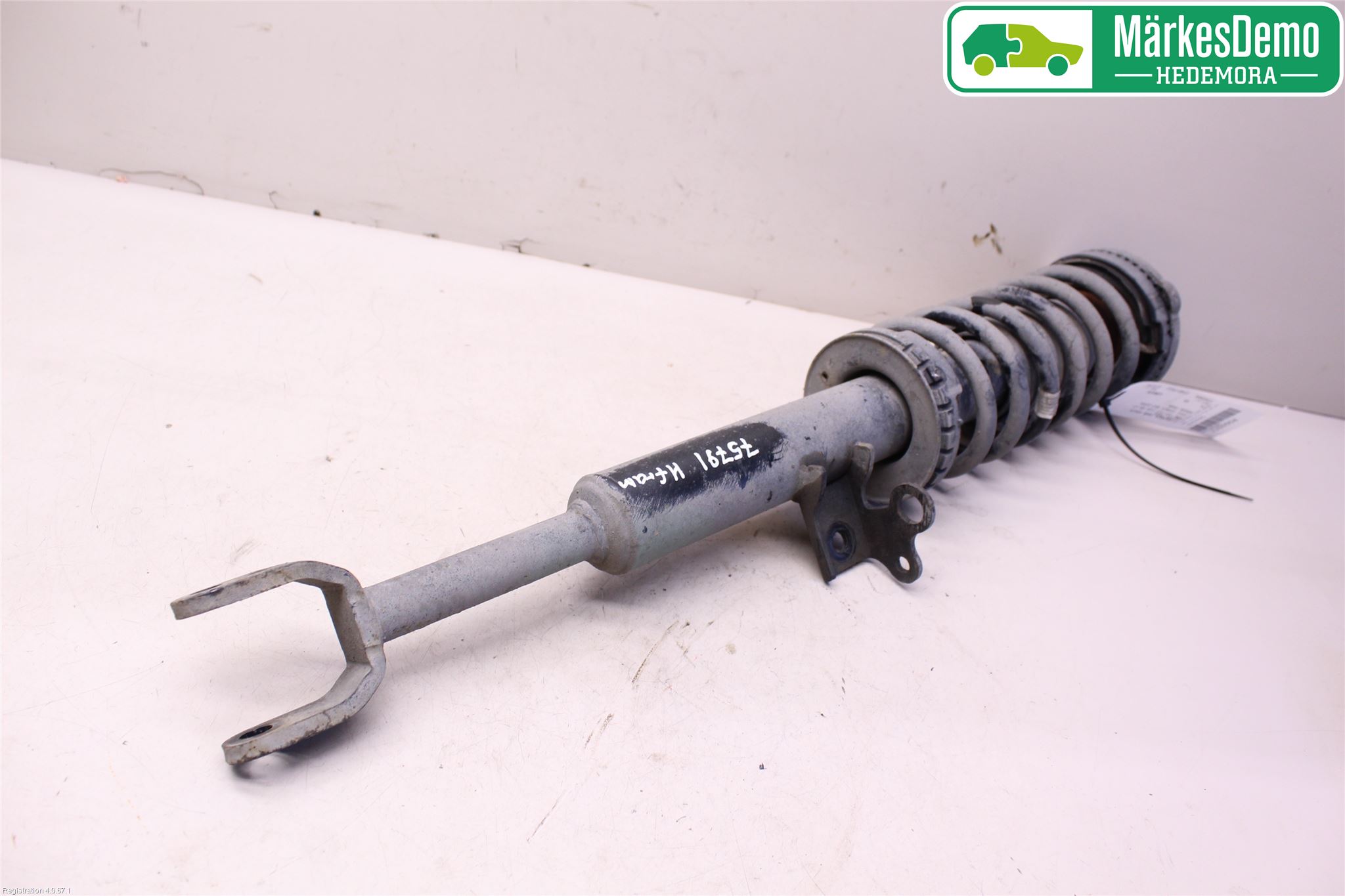 BMW 5 F10/F11/F18 09-17 Fjäderben Fram Höger