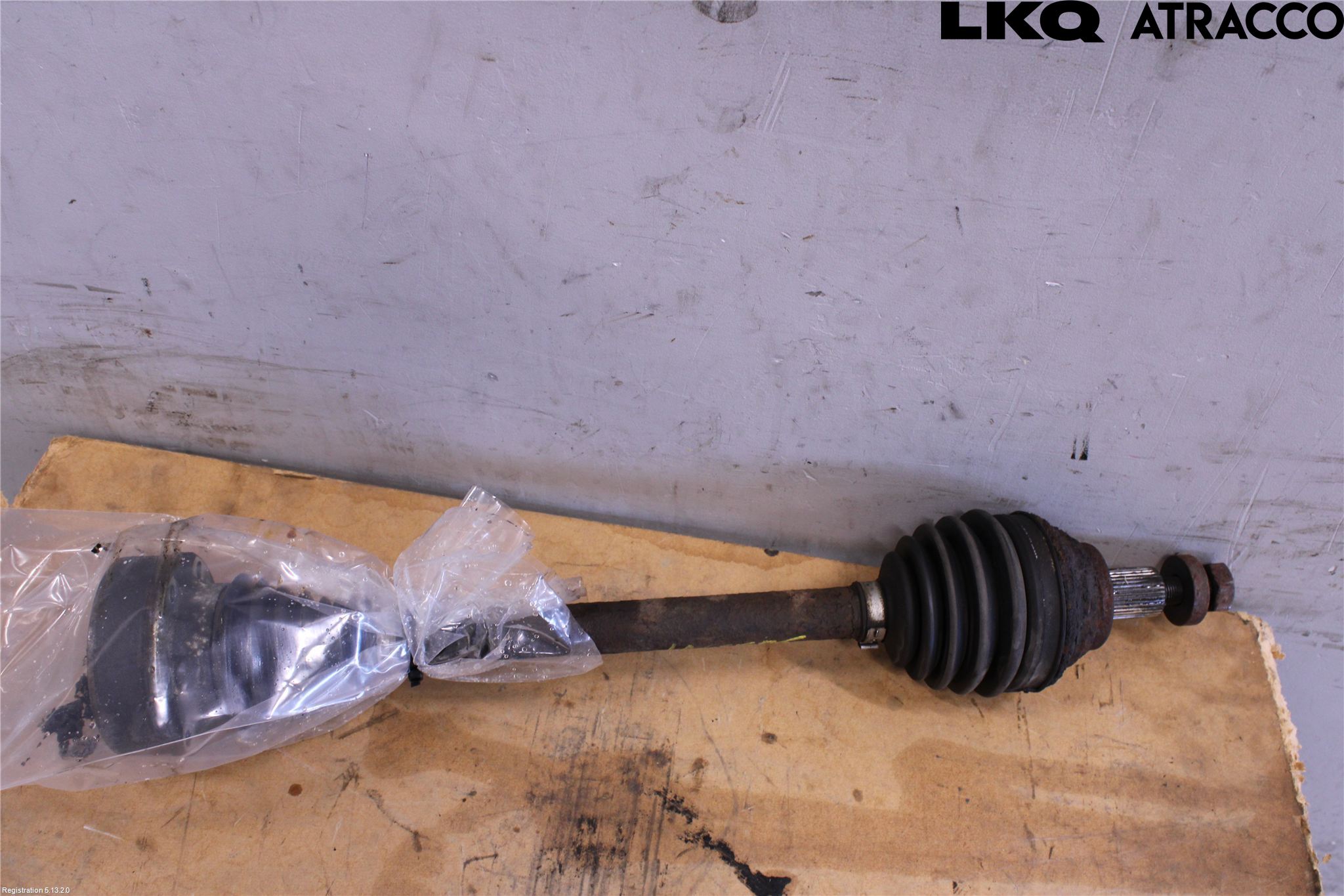 Volkswagen VW GOLF V 04-09 Drivaxel Fram Vänster