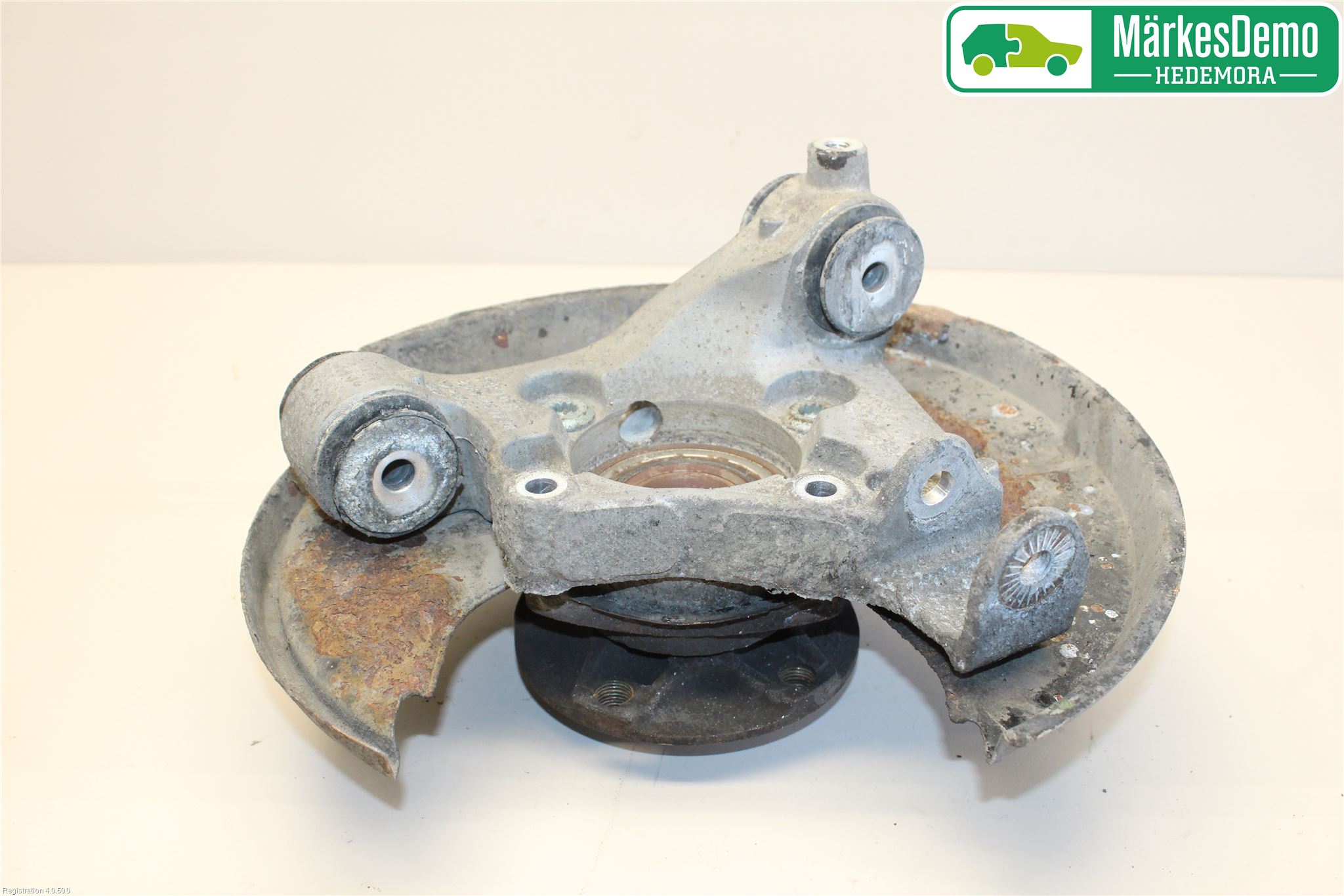 Audi A6/S6     97-05 Hjullagerhus Bak Vä