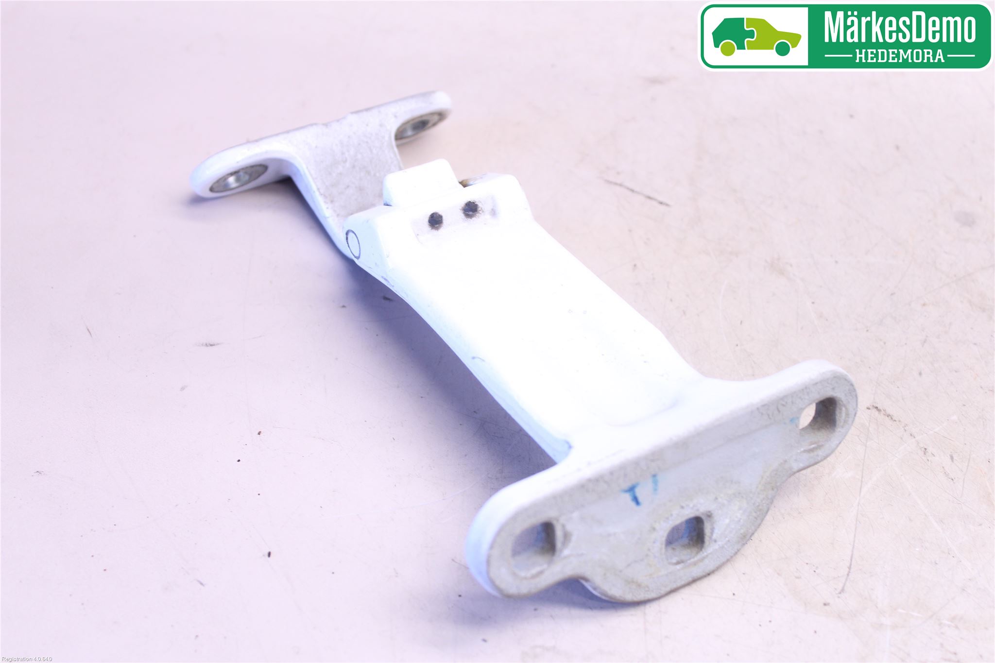 Ford TRANSIT/TOURNEO CONNECT 13-22 Bakluckegångjärn Vä