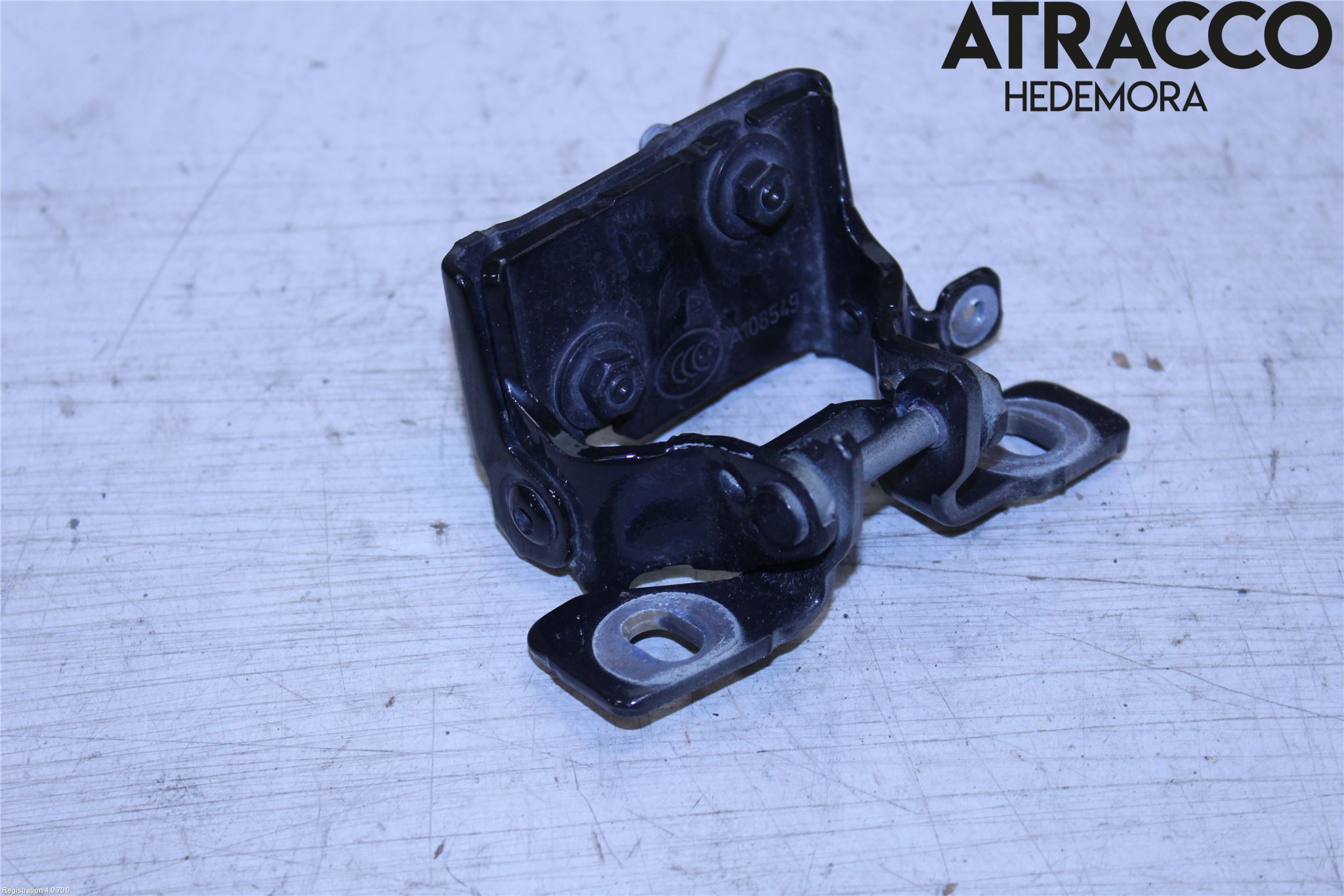 BMW 1 F20/F21 11-19 Bakluckegångjärn Vä