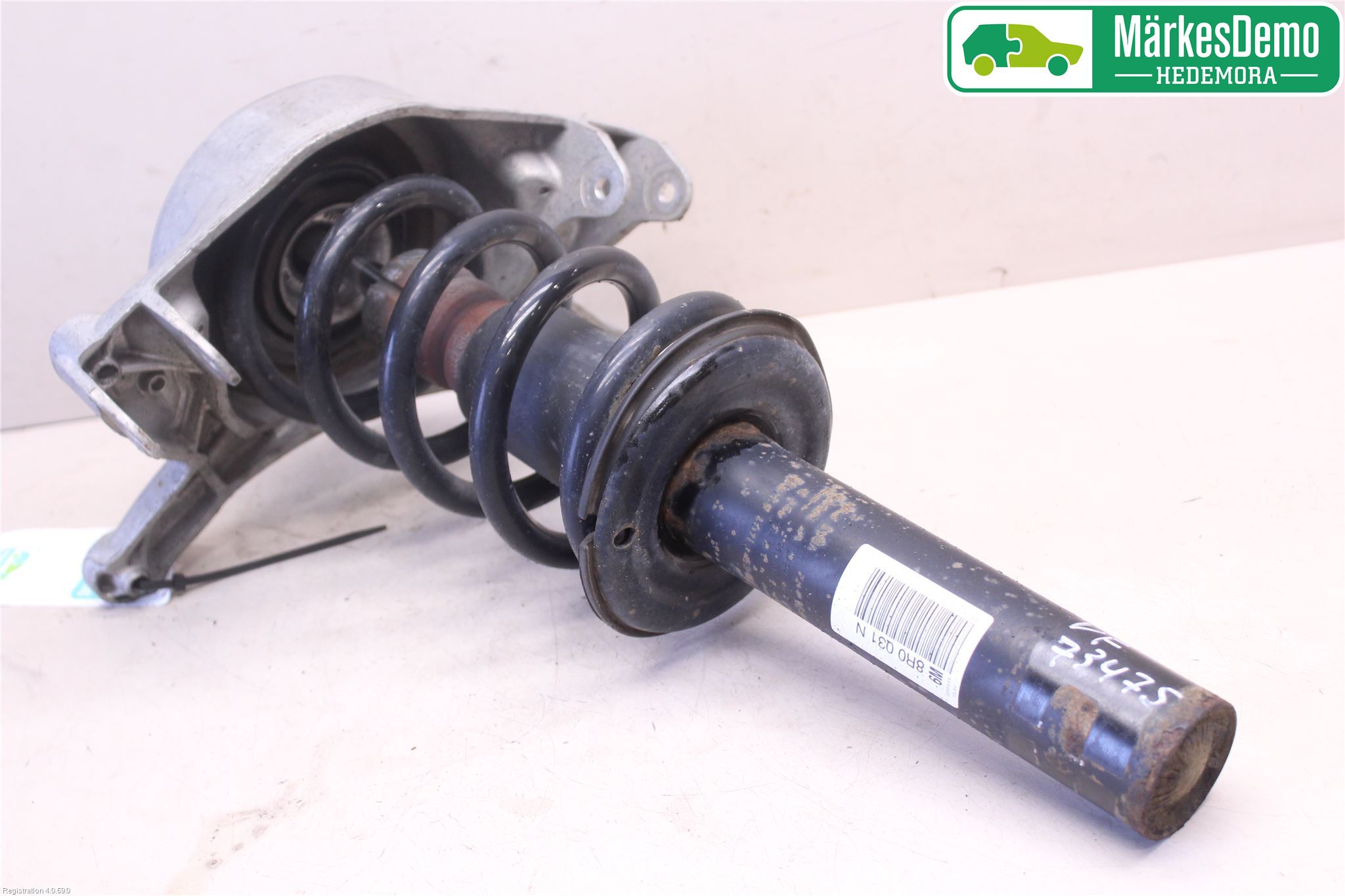 Audi Q5 09-16 Fjäderben Fram Vänster