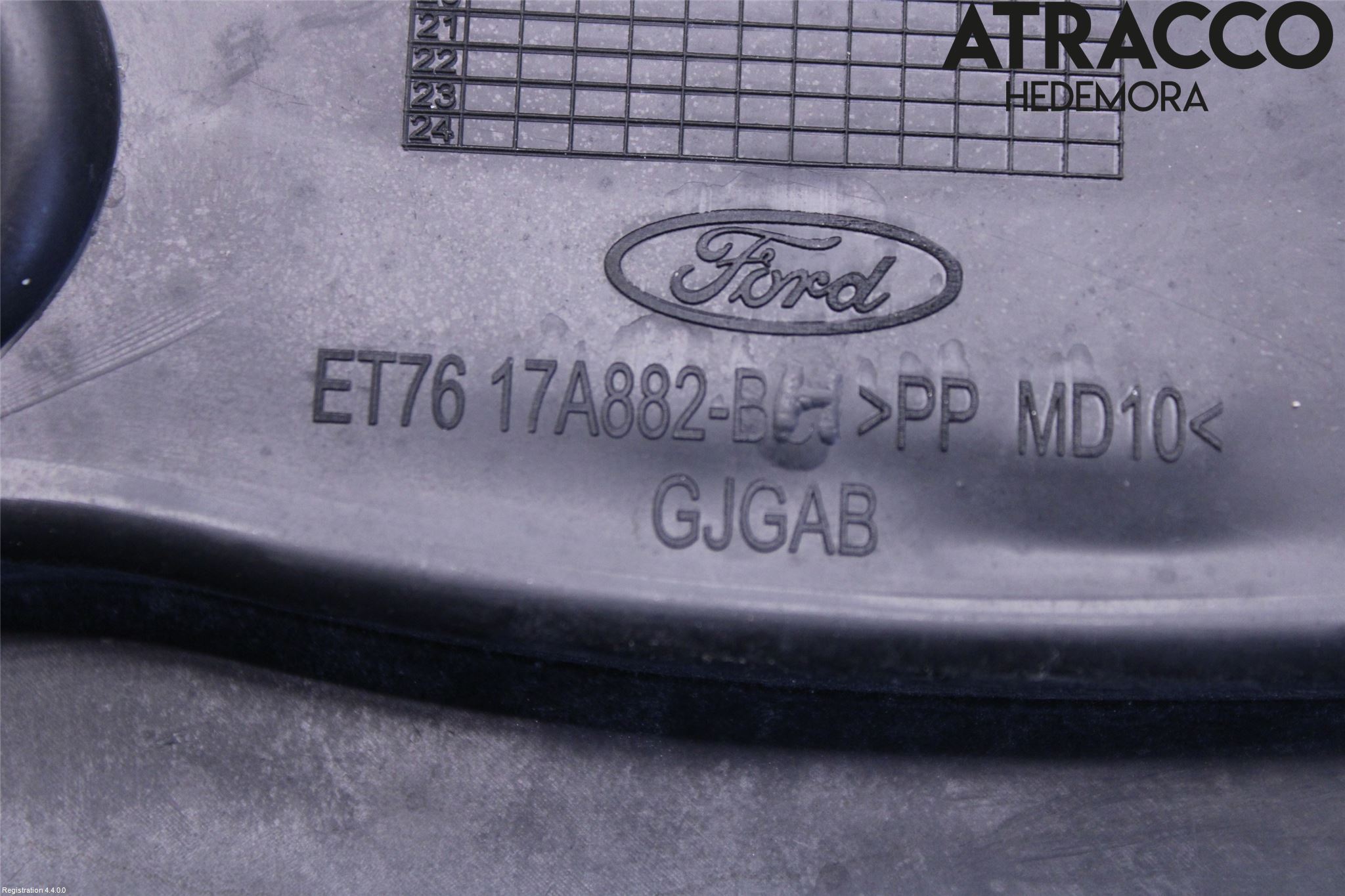 Ford TRANSIT/TOURNEO COURIER 13-23 Stötfångarfäste Bak Vä