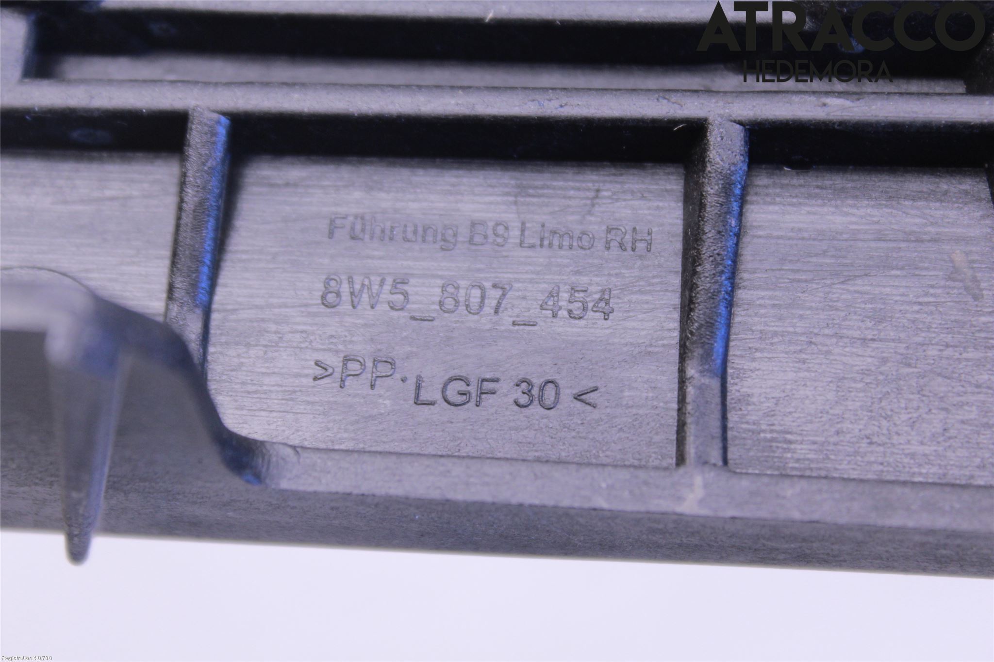 Audi A4/S4 B9 16-19 Stötfångarfäste Bak Hö