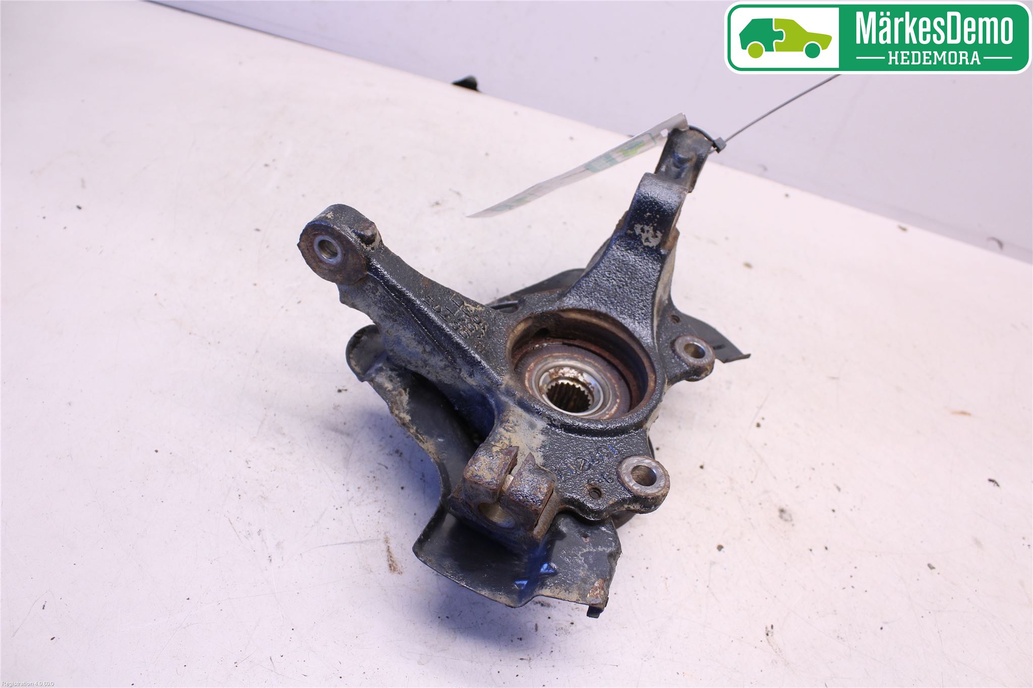 Opel CORSA D 07-14 Styrspindel Lagerhus Vä