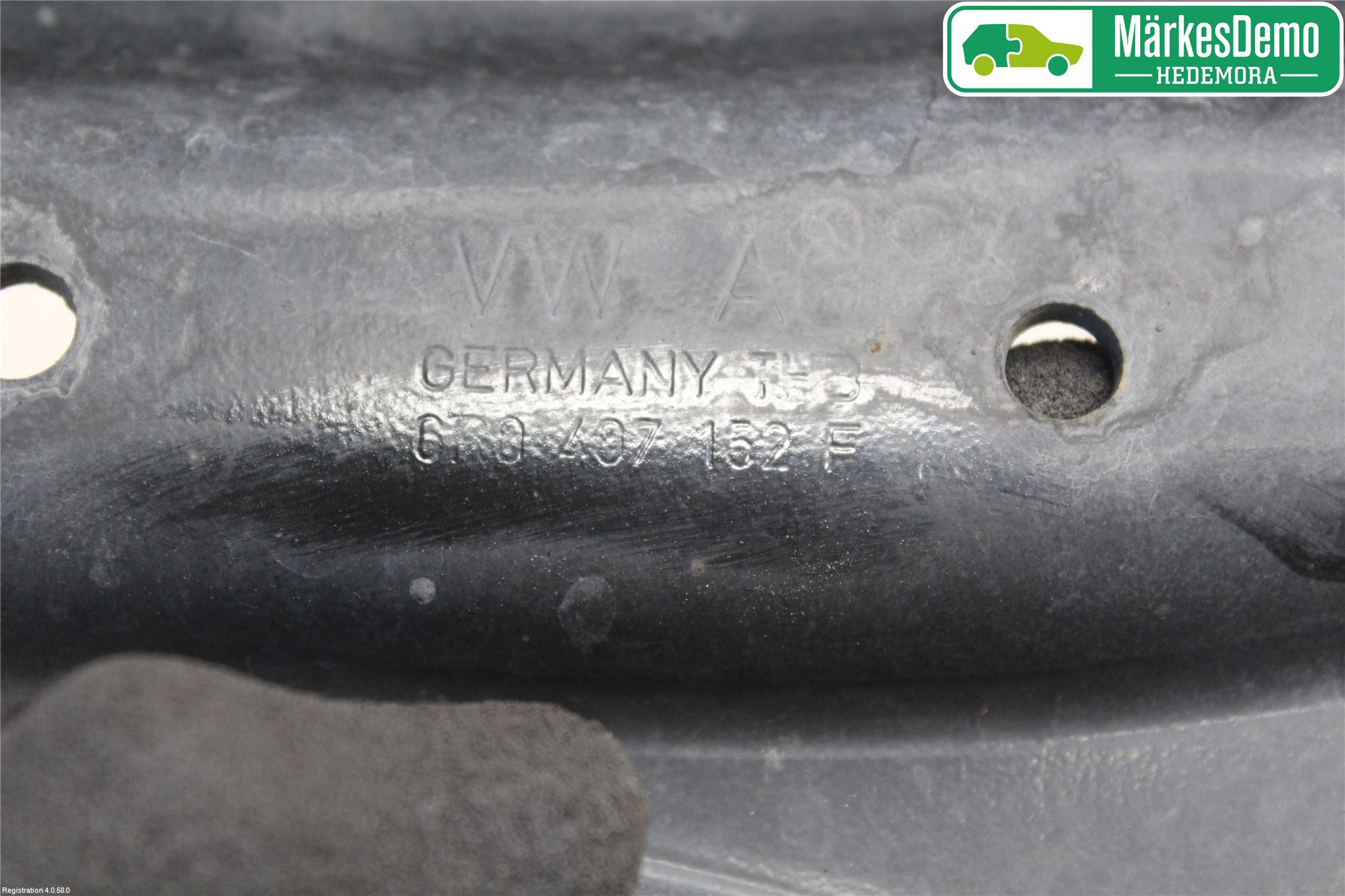 Skoda RAPID Bärarm Fram Undre Hö