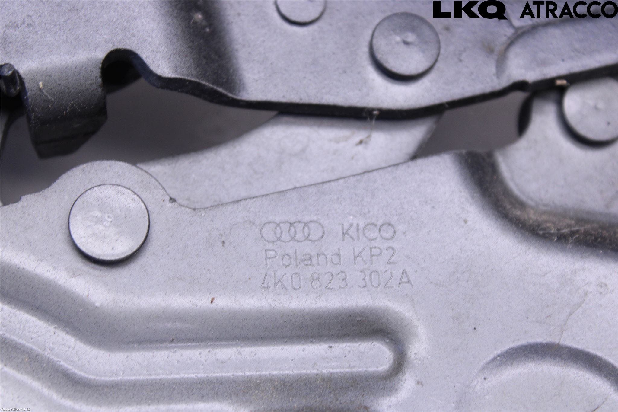 Audi A6 F2/C8 19- Huvgångjärn