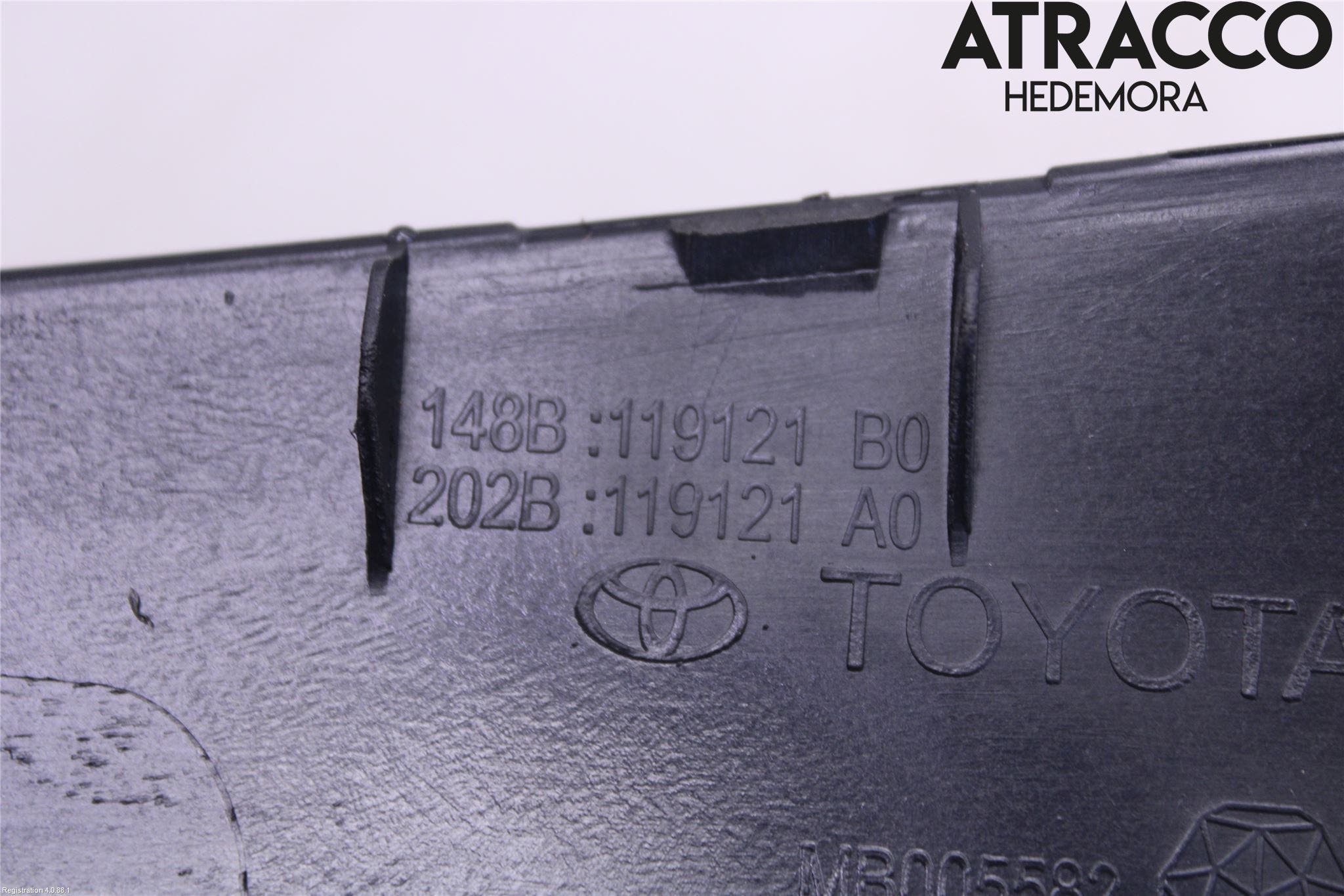 Toyota YARIS CROSS XP21 21- Instrumentbräda Inlägg-Dekorlist