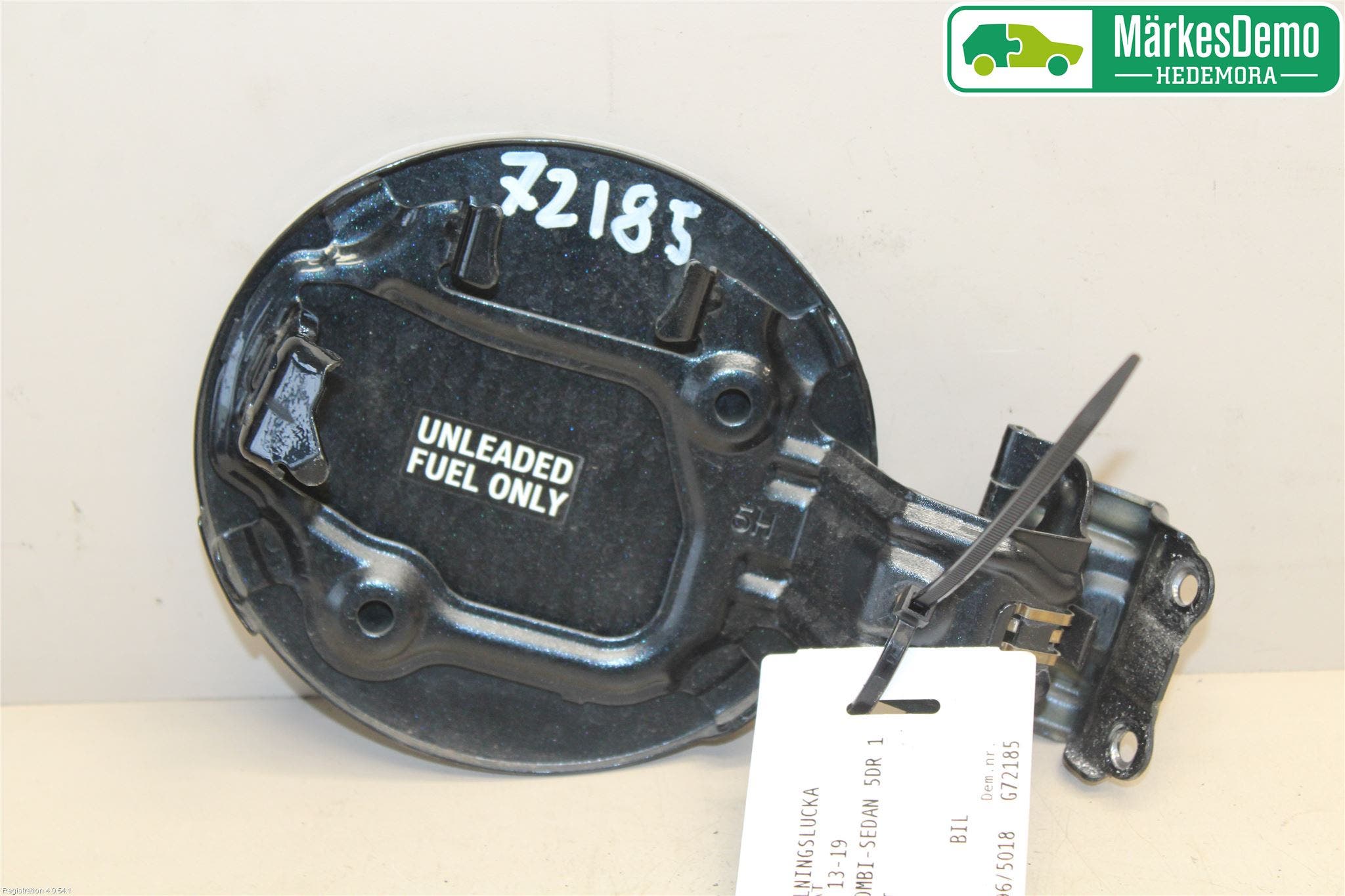 Toyota AURIS 13-19 Tanklucka