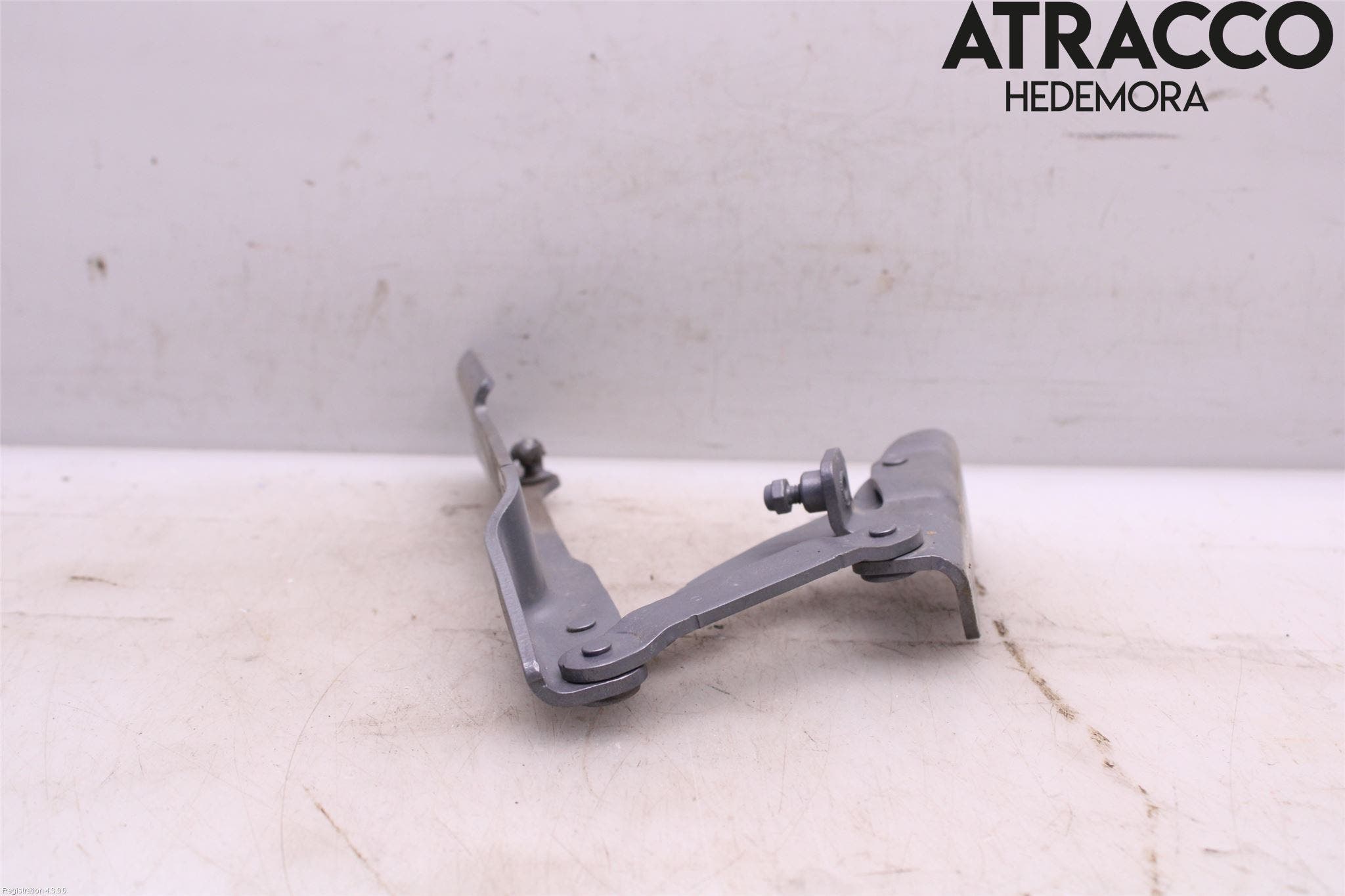 BMW 5 E60/61 Sed/Tou 02-10 Huvgångjärn