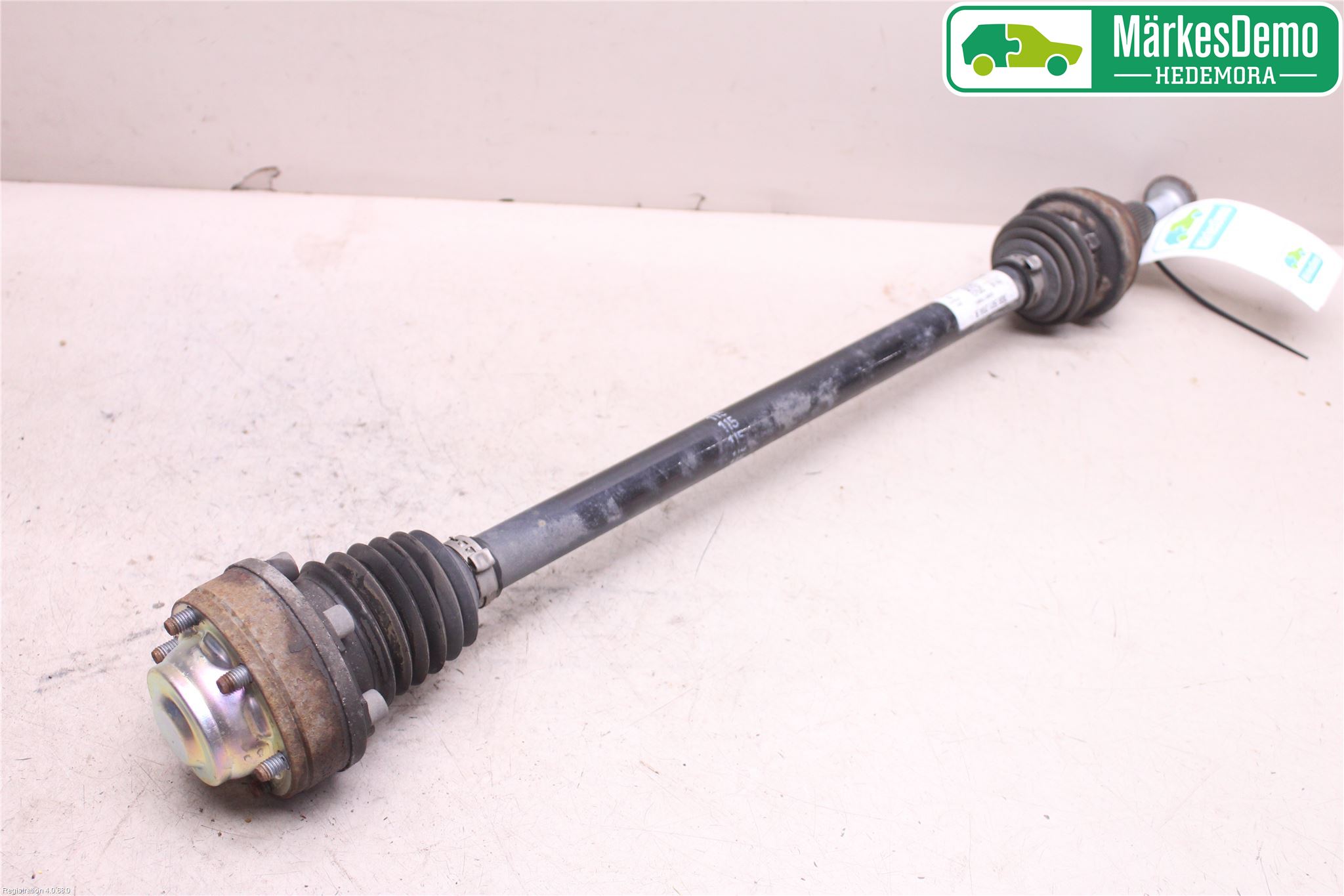 Volkswagen VW TIGUAN 16-24 Drivaxel Bak Höger