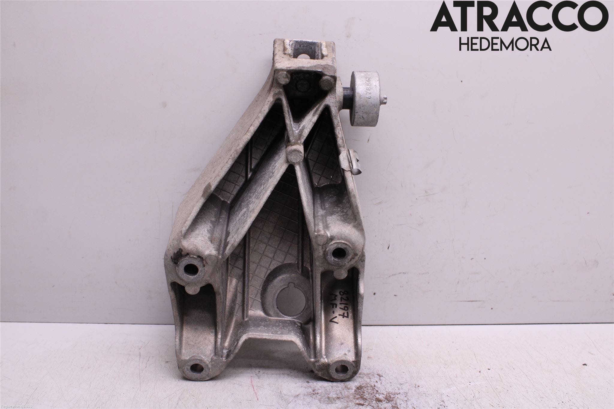 BMW 5 F10/F11/F18 09-17 Motorfäste