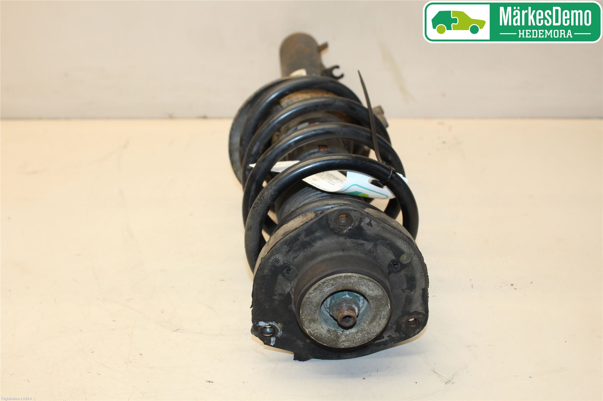 Volkswagen VW GOLF VI 09-13 Fjäderben Fram Vänster