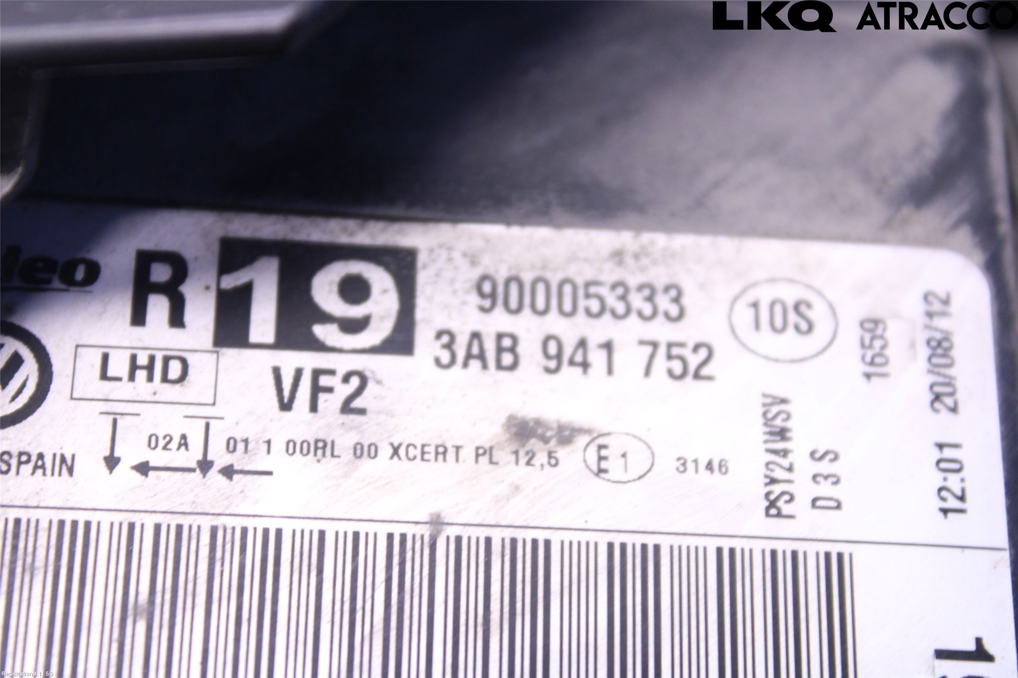 Volkswagen VW PASSAT 11-14 Strålkastare Höger