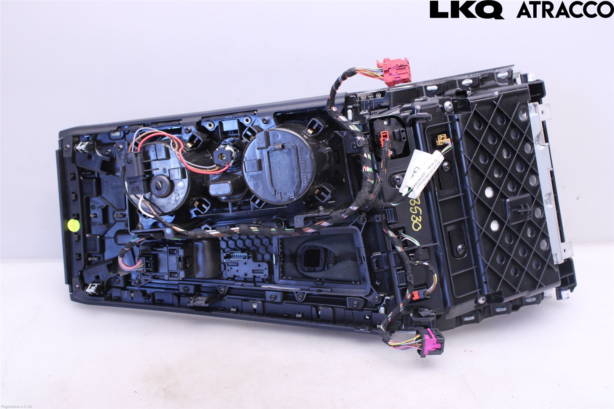 Audi A6 F2/C8 19- Instrumentkonsoll Mitt