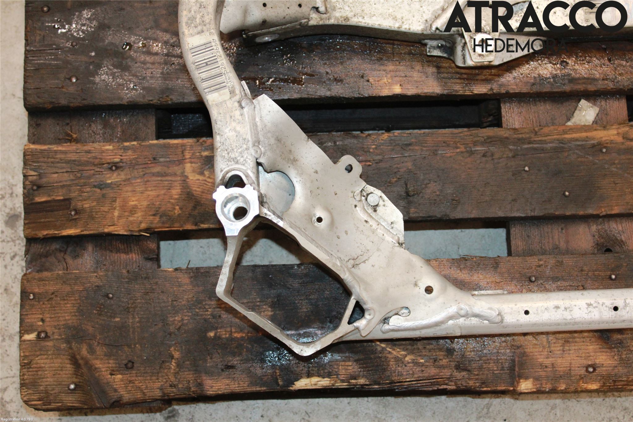 BMW 1 E87/81 5D/3D 03-11 Framvagnsbalk