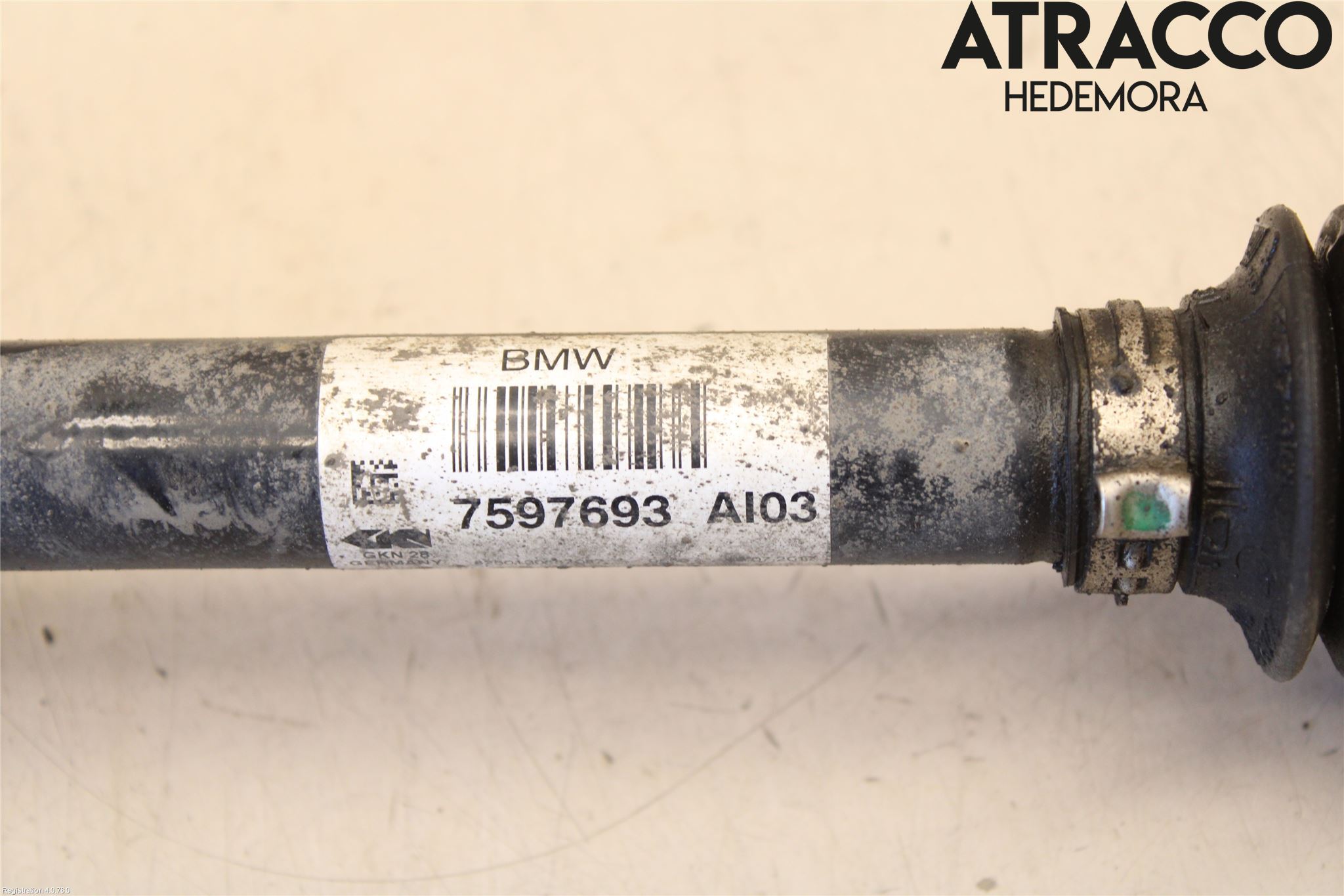 BMW 3 F30/F31/F80 12-19 Drivaxel Fram Vänster