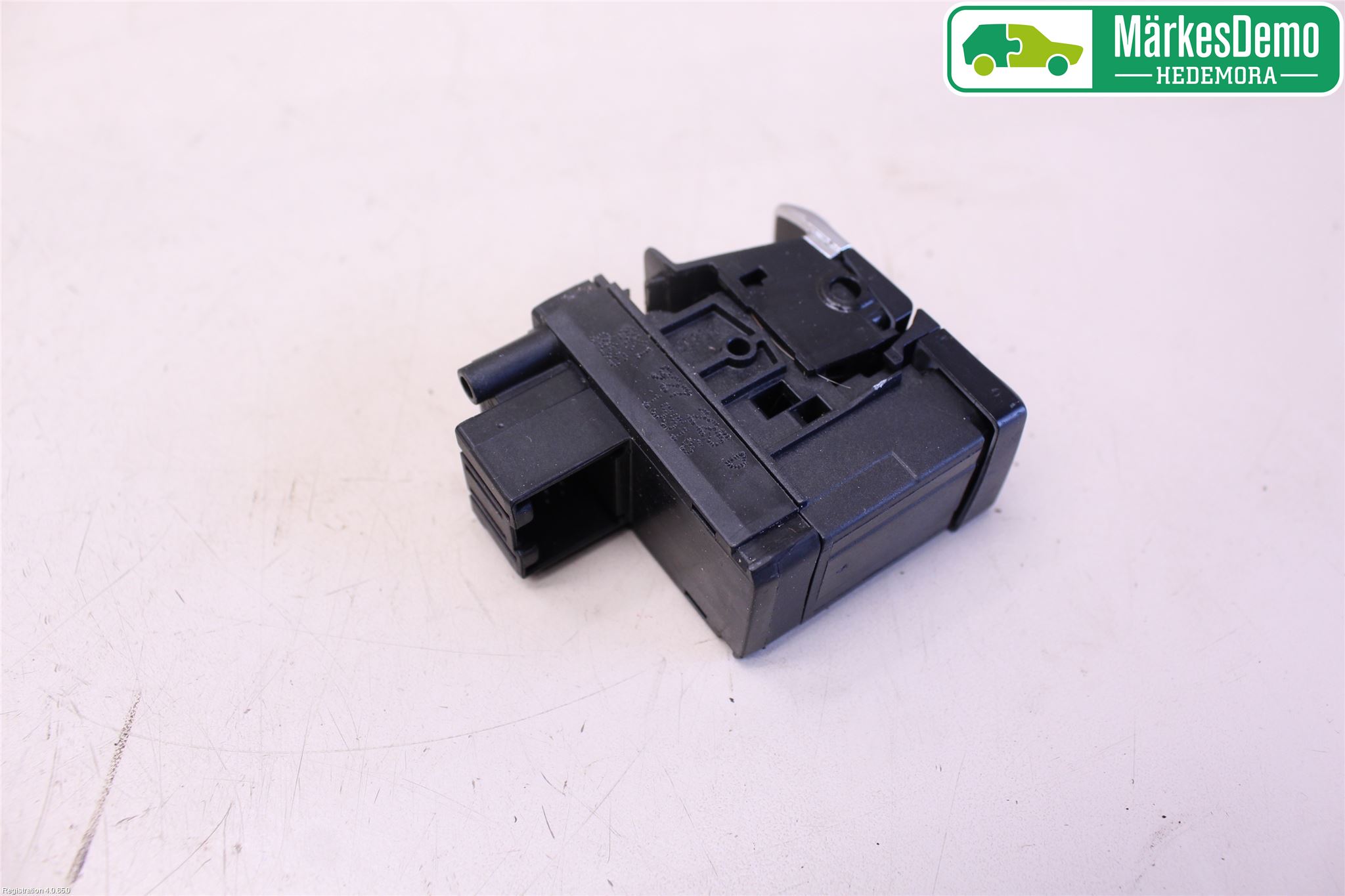 Audi Q5 09-16 Strömställare Parkeringsbroms