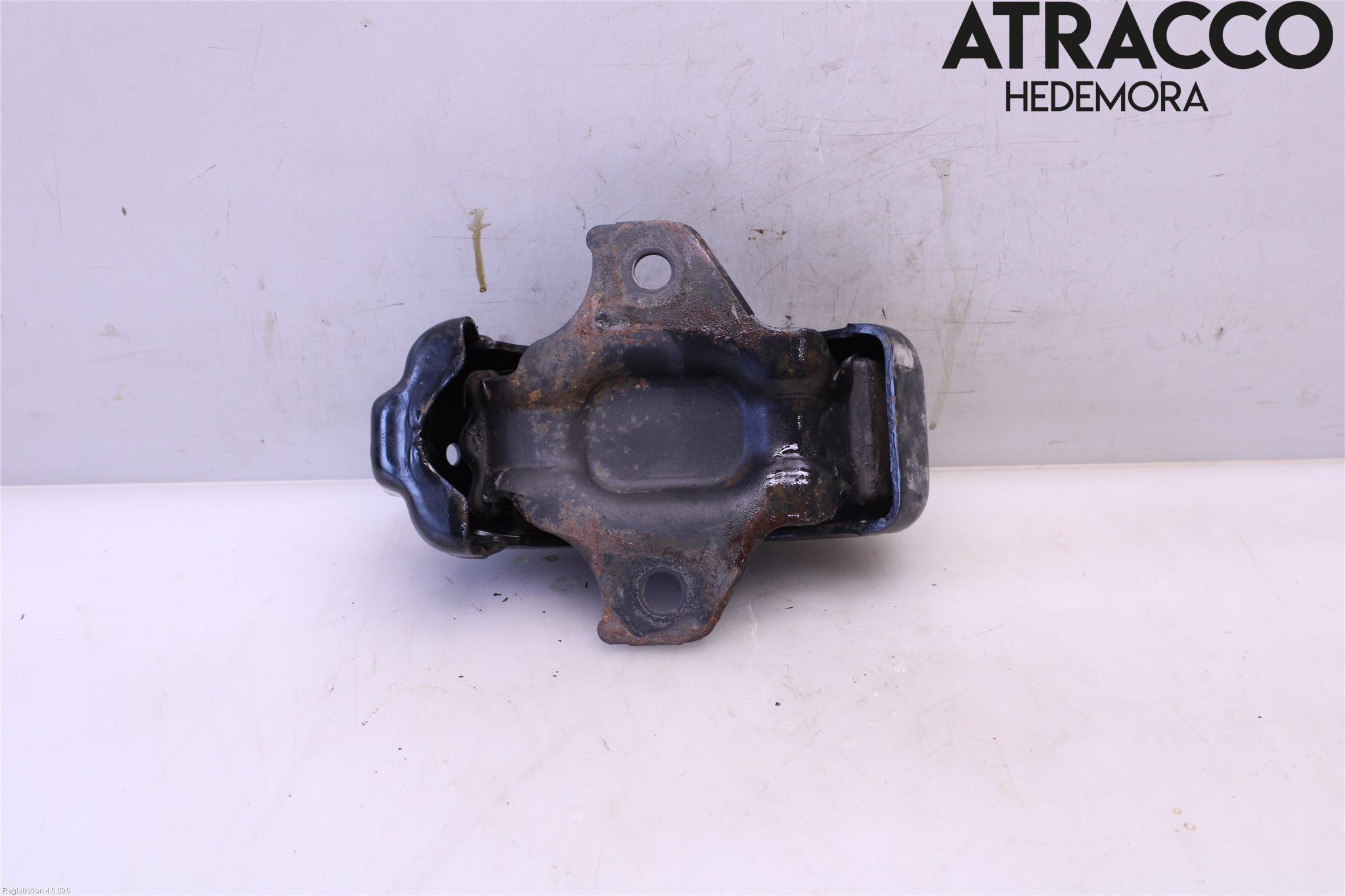 Toyota HILUX 16- Motorfäste