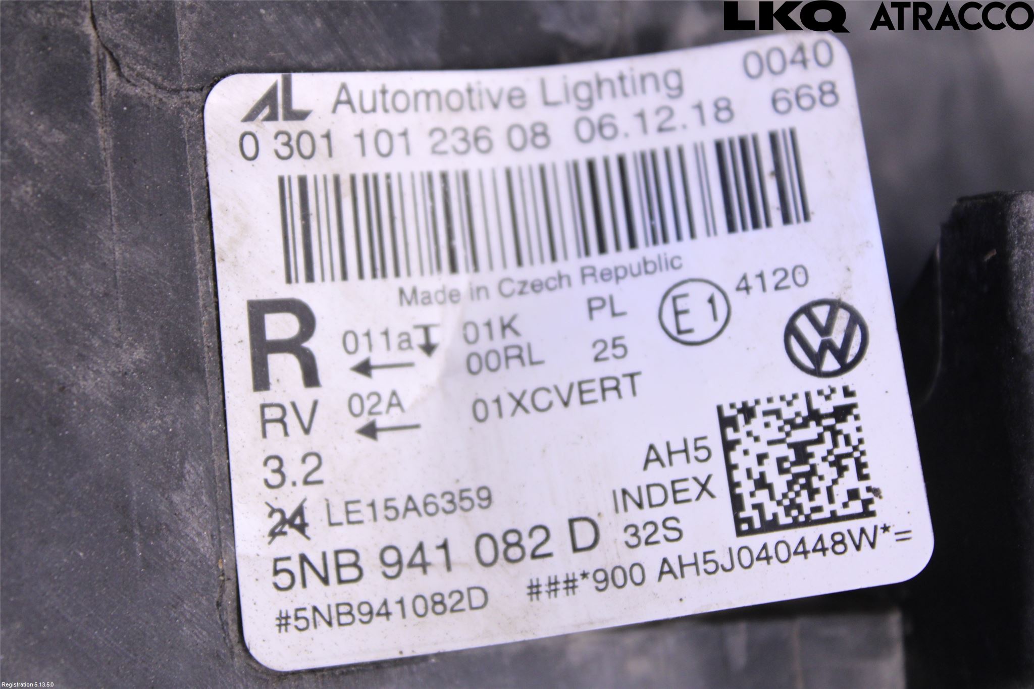 Volkswagen VW TIGUAN 16-24 Strålkastare Höger