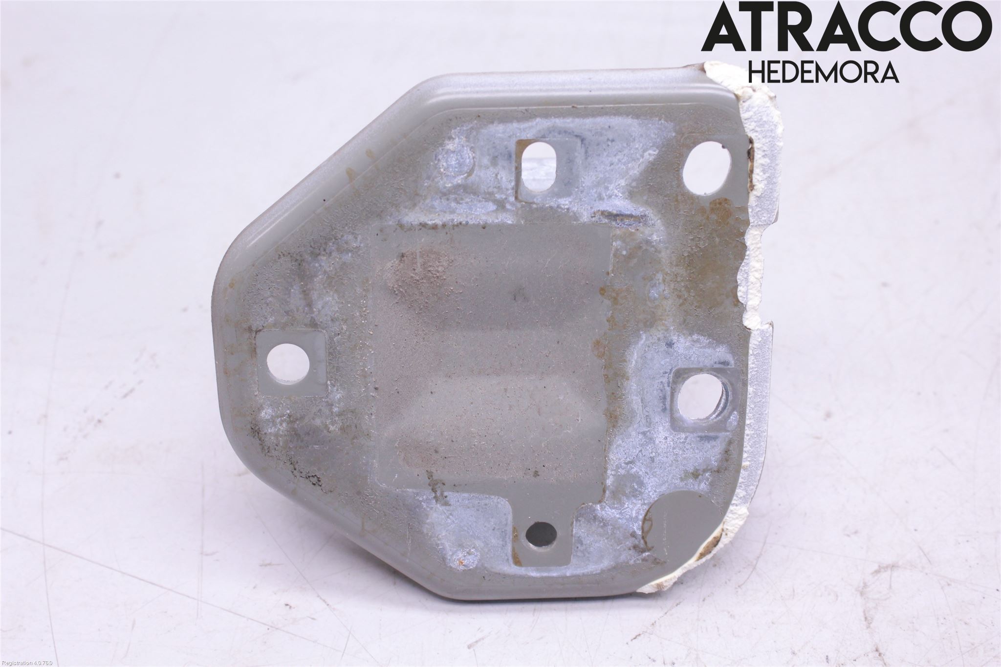 Nissan QASHQAI 14-17 Stötfångarfäste Bak Hö