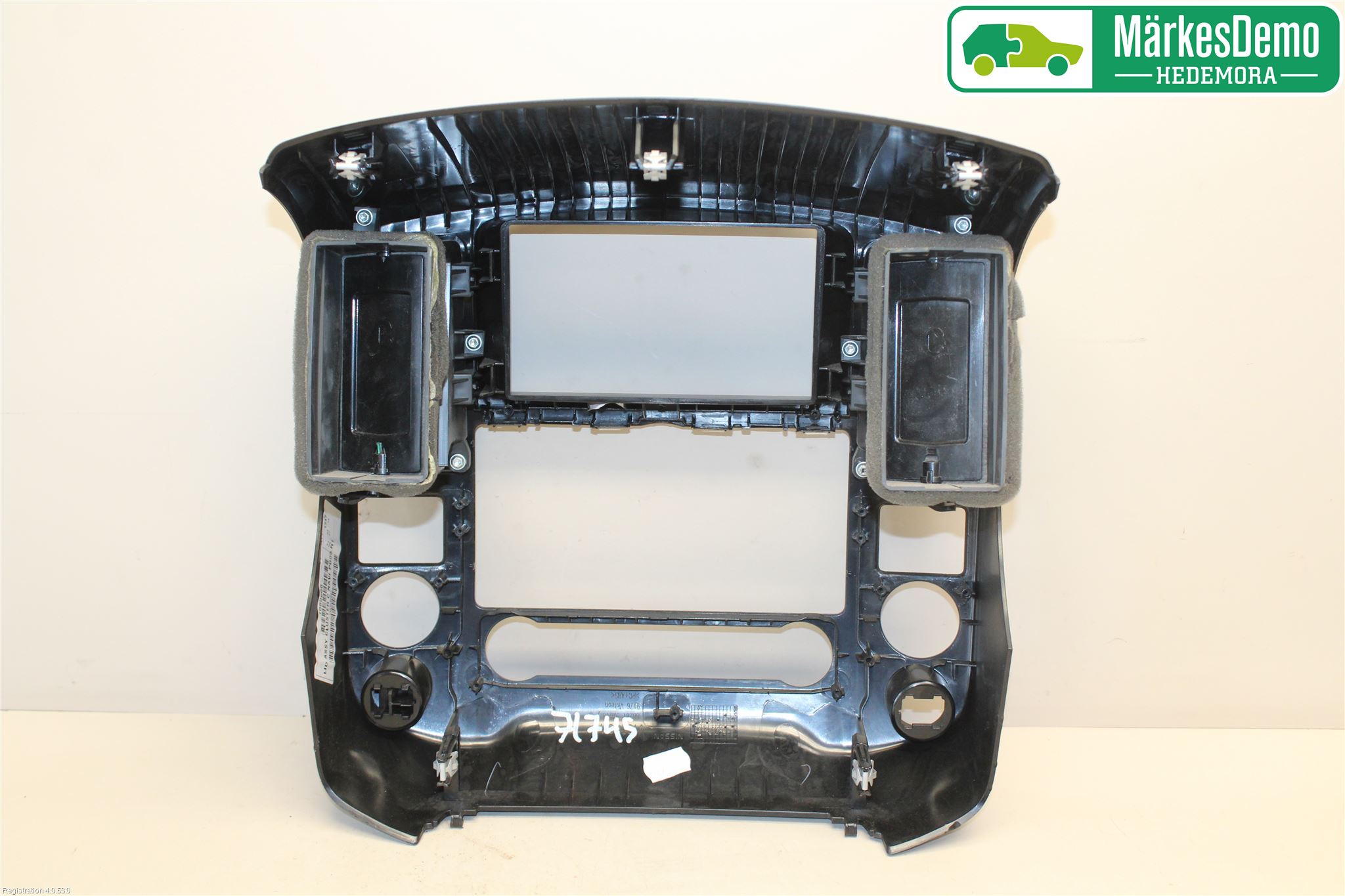 Nissan NAVARA 05-16 Instrument-Radio Sarg