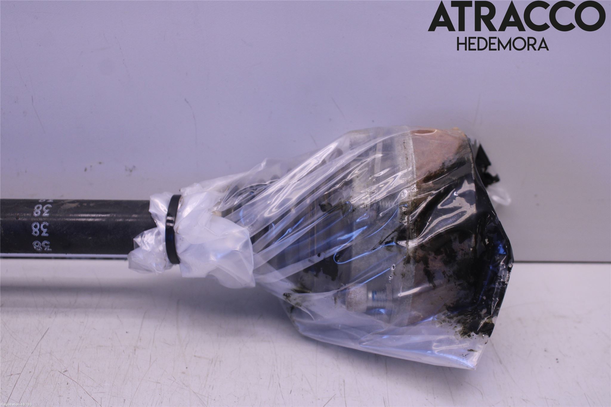 Volkswagen VW PASSAT 11-14 Drivaxel Fram Vänster