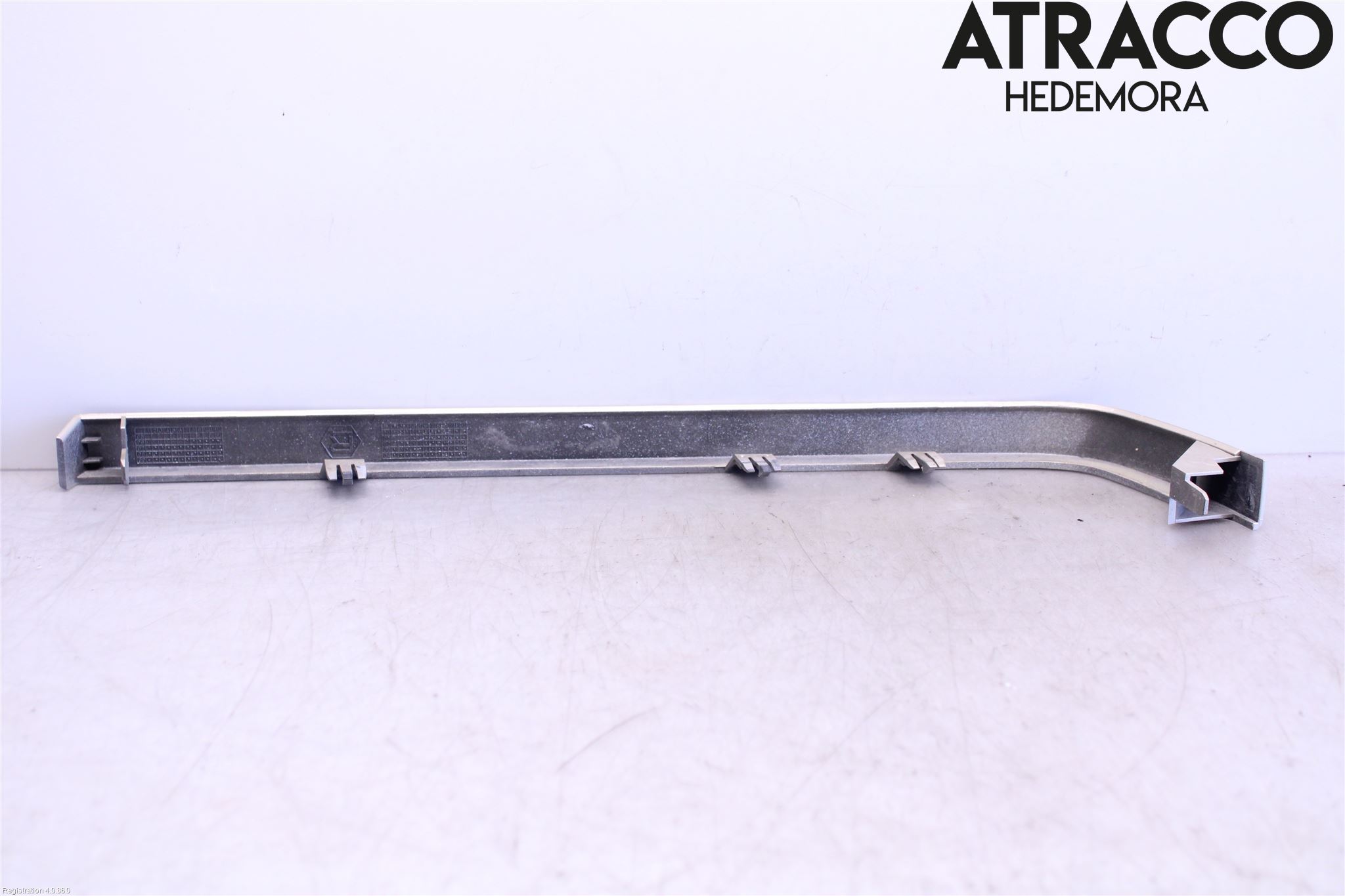 Volvo 740 88-92 Strålkastarsarg Höger