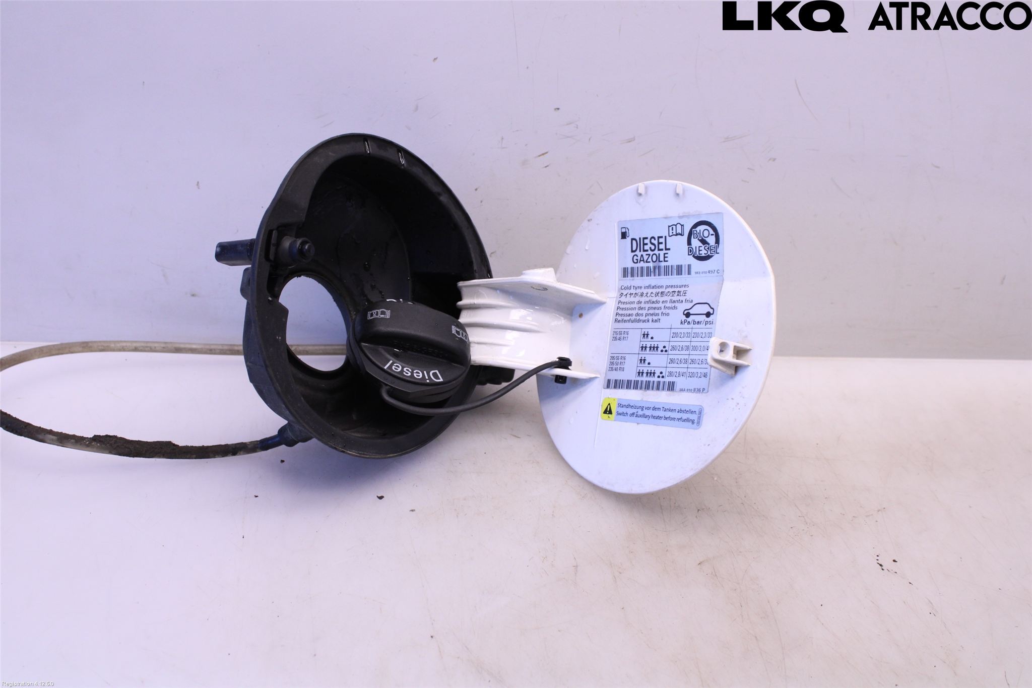 Volkswagen VW PASSAT 11-14 Tanklucka