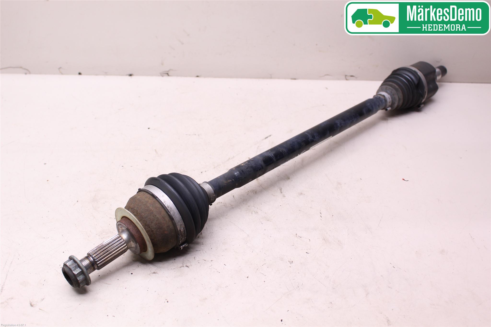 Volkswagen VW UP! / E-UP! Drivaxel Fram Höger