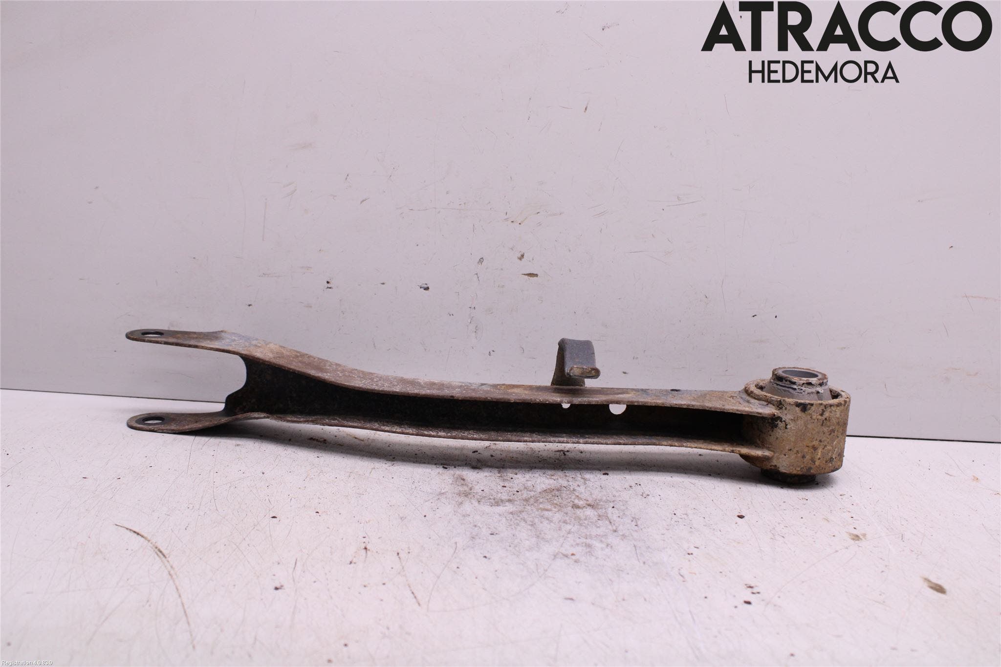 Subaru OUTBACK 10-15 Bärarm Bak Höger
