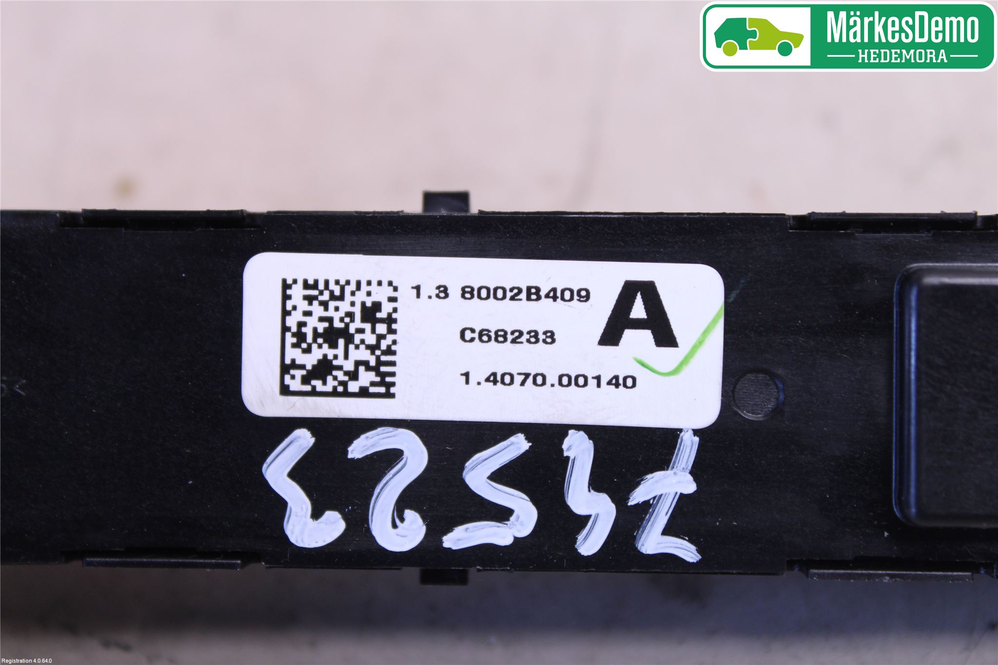 Mitsubishi OUTLANDER 13-21 Strömställare Varnings